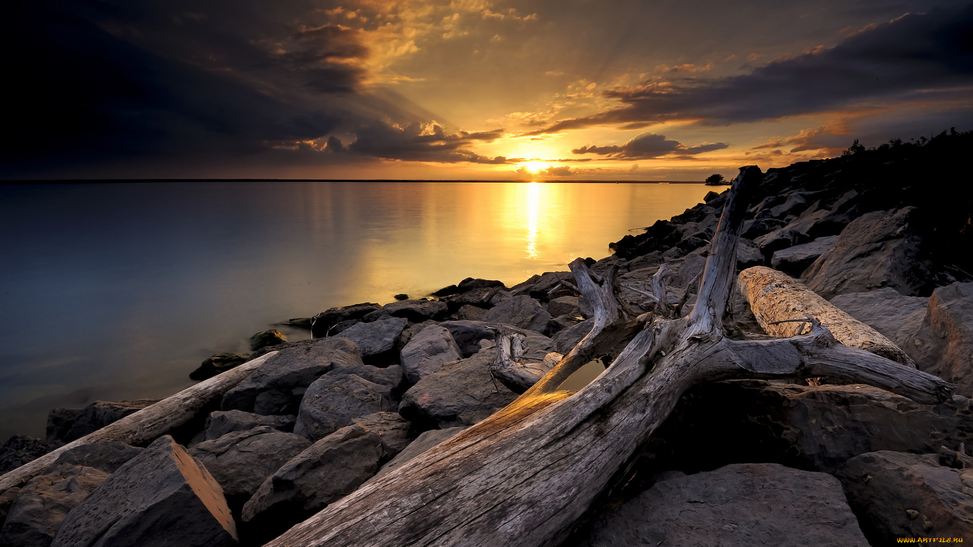 природа, восходы, закаты, небо, коряга, озеро, закат, камни, берег, тучи