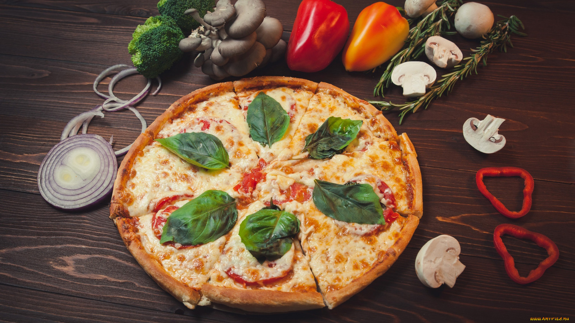 еда, пицца, грибы, базилик, перец, розмарин, лук