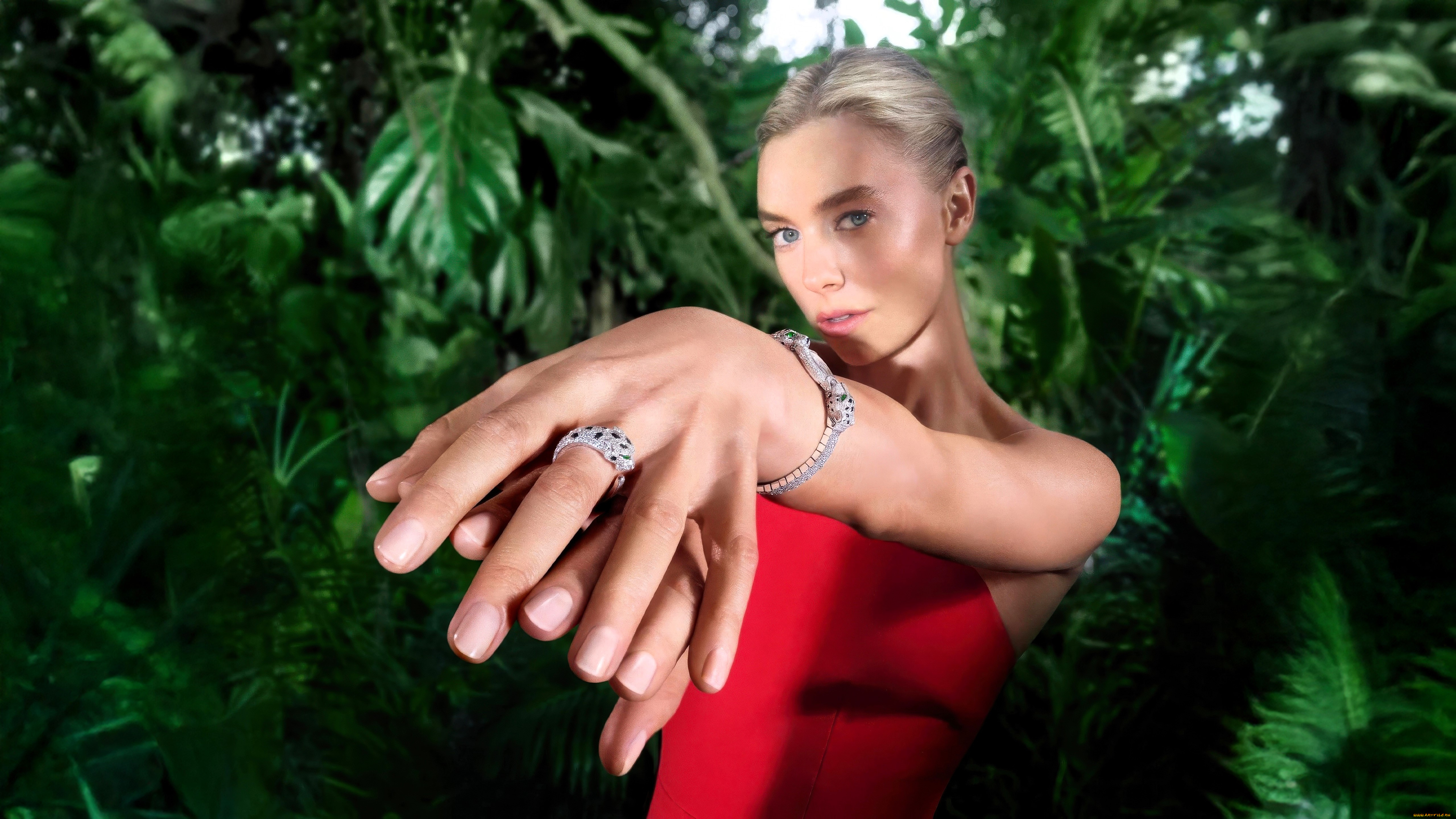 девушки, vanessa, kirby, блондинка, платье, браслет, кольцо, джунгли