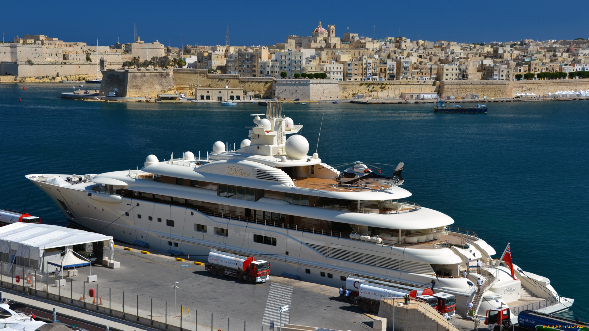 корабли, Яхты, valletta, dilbar, malta, мальта, валлетта, архитектура, yacht, город, заправка, вертолет, порт, яхта