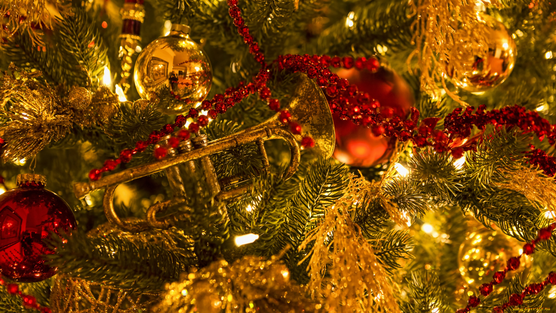 праздничные, украшения, ёлка, игрушки, бусы, шарики, труба