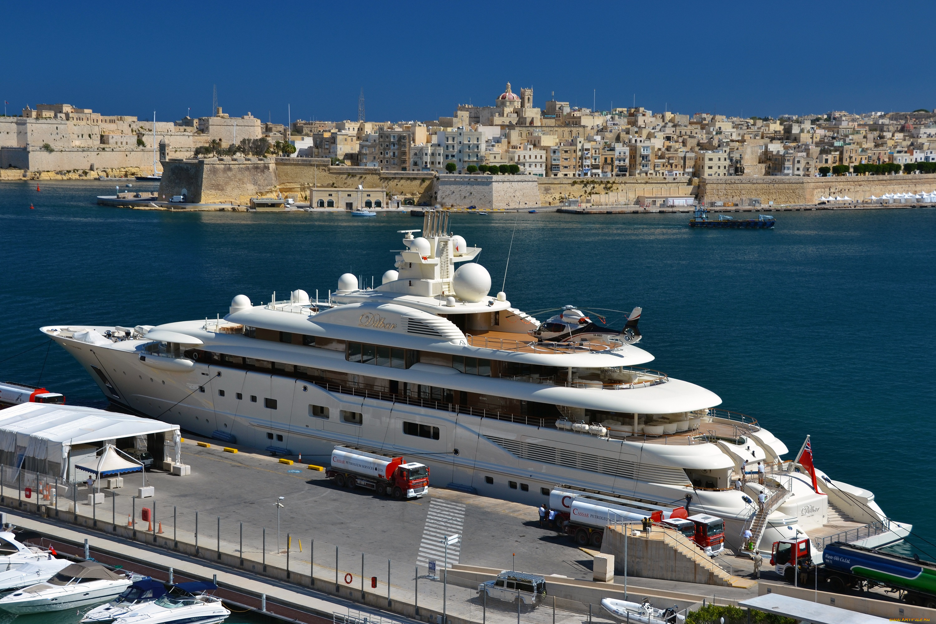 корабли, Яхты, valletta, dilbar, malta, мальта, валлетта, архитектура, yacht, город, заправка, вертолет, порт, яхта