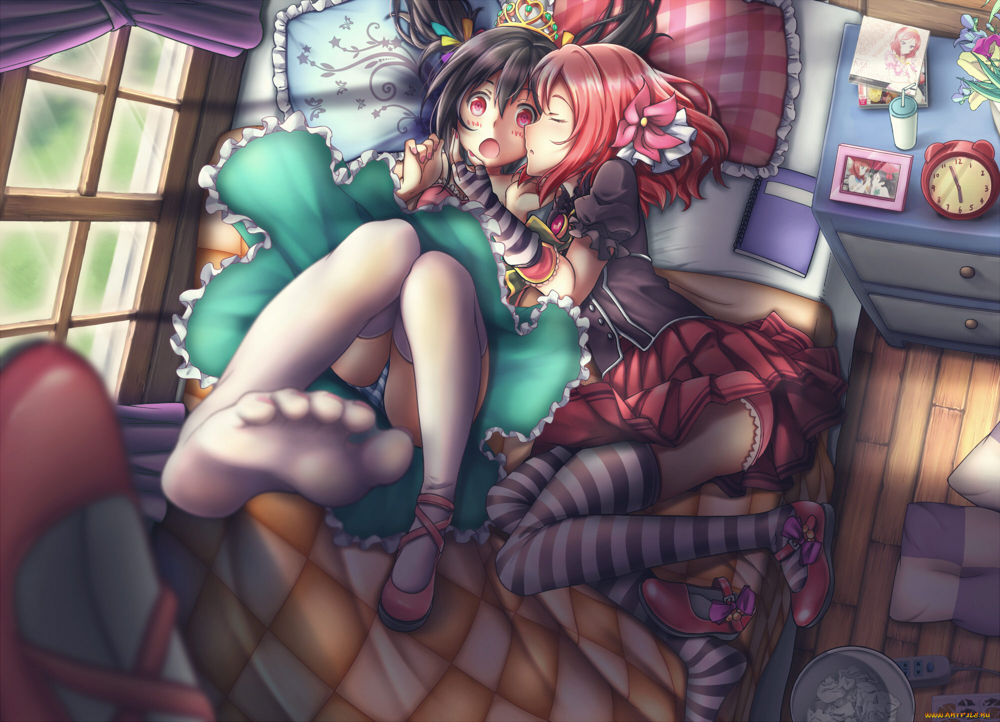 аниме, , , , , , девушки, арт, oishii, garriel, кровать, туфли, yazawa, nico, nishikino, maki, love, live, school, idol, project