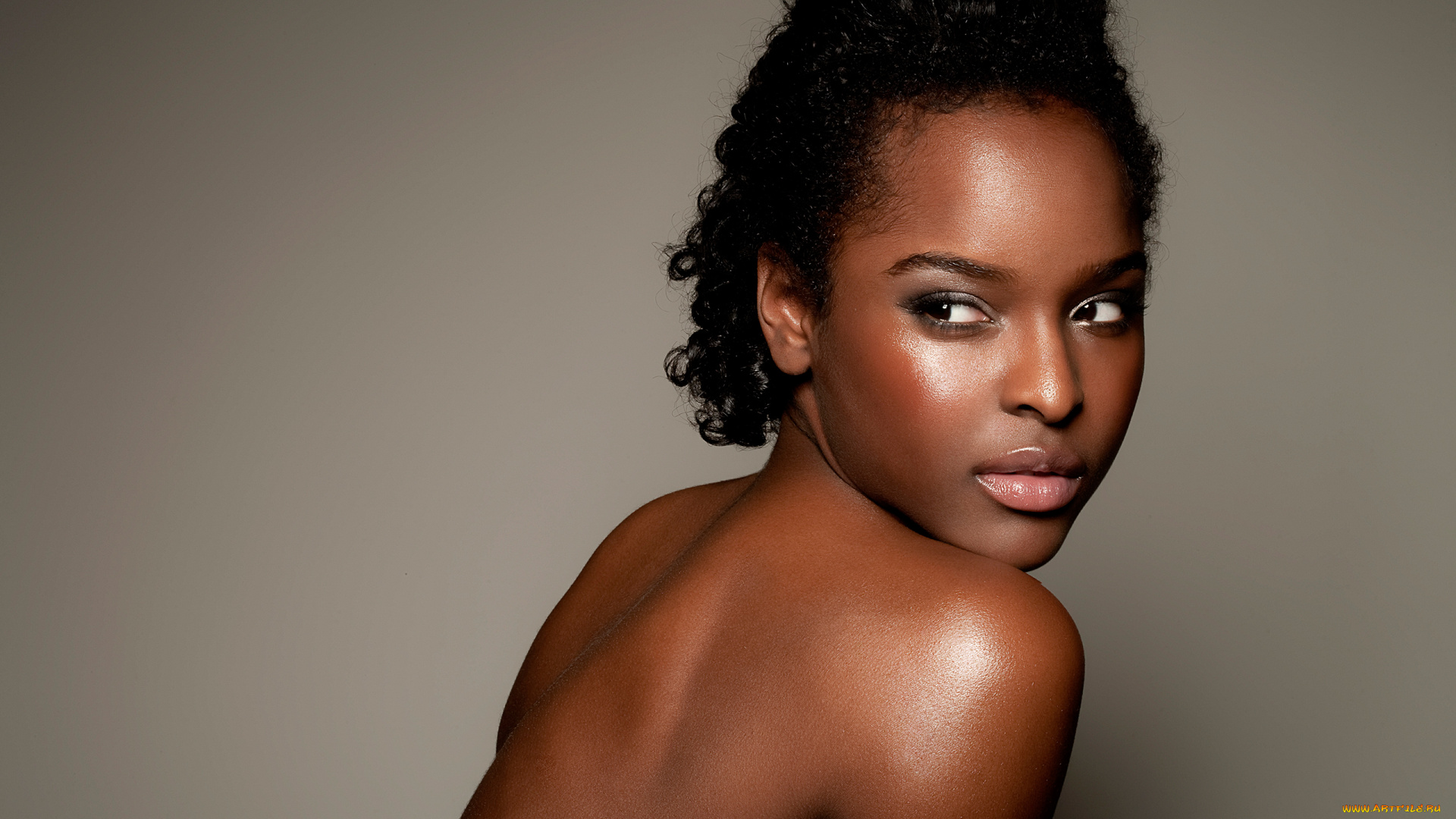 девушки, -unsort, , лица, , портреты, макияж, девушка, причёска, негритянка, поза, брюнетка, чернокожая, темнокожая, мулатка, antoinette, robertson, портрет, лицо, взгляд
