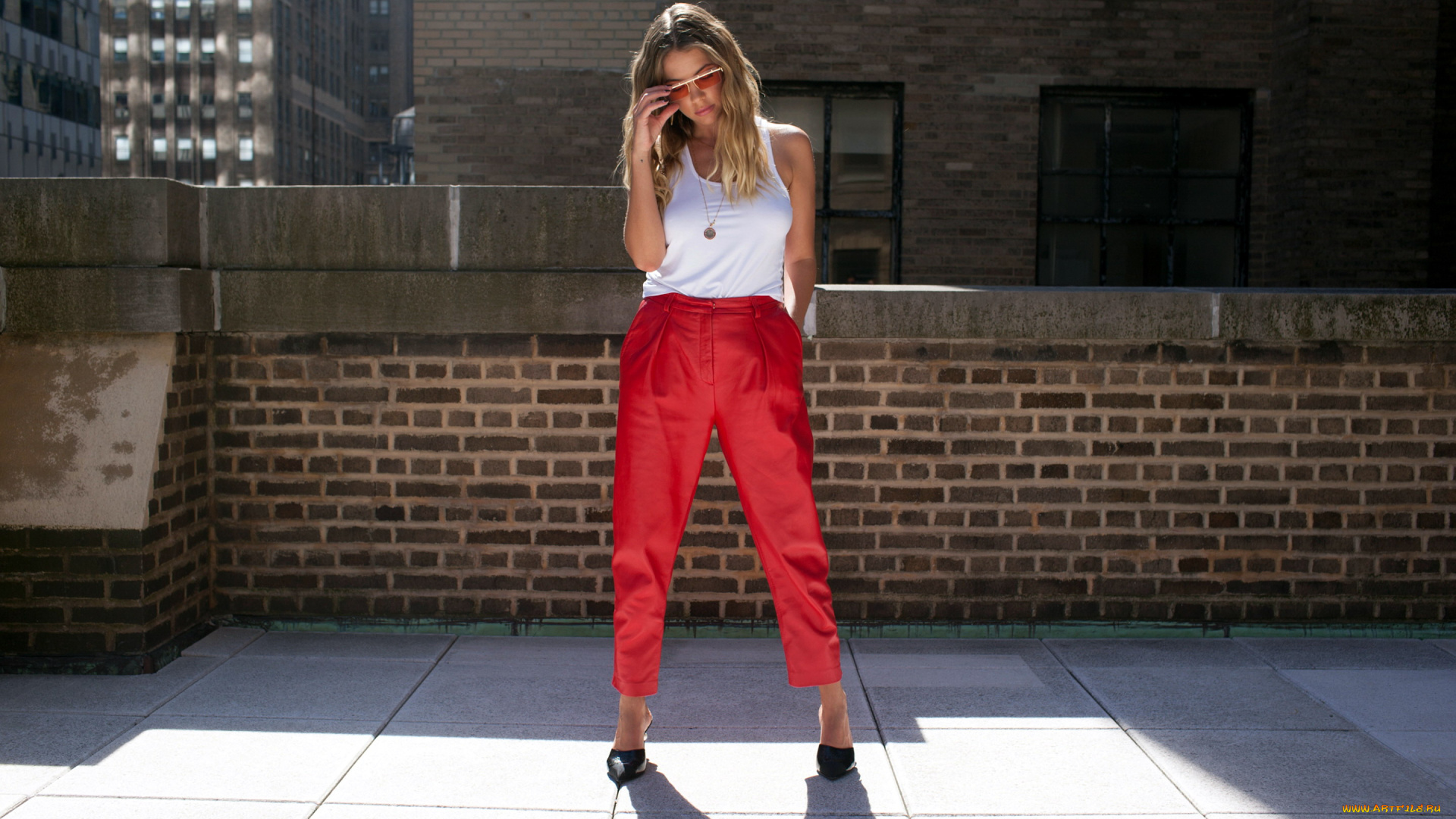 девушки, ashley, benson, поза, очки