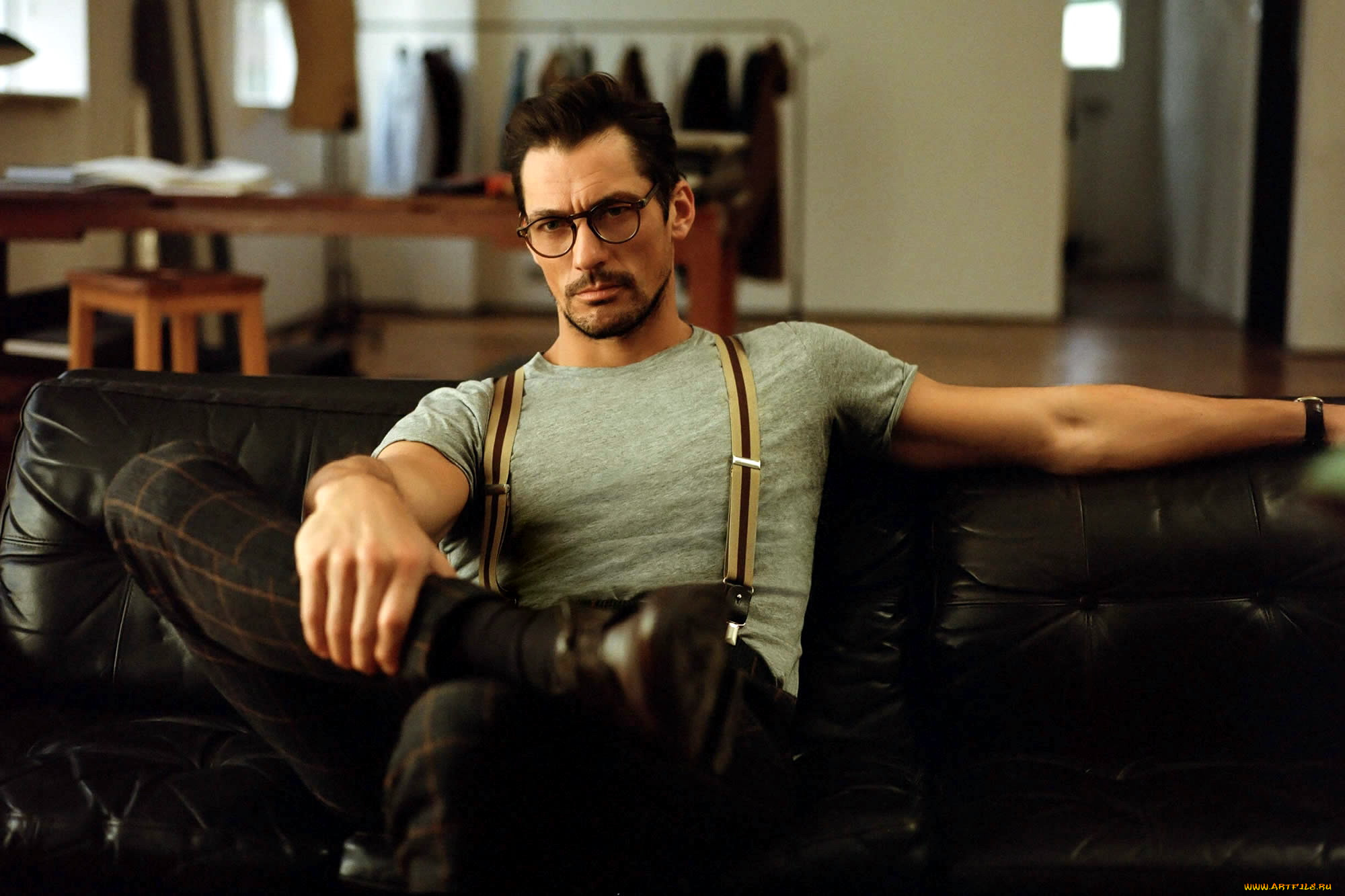 мужчины, david, gandy, очки, подтяжки, поза