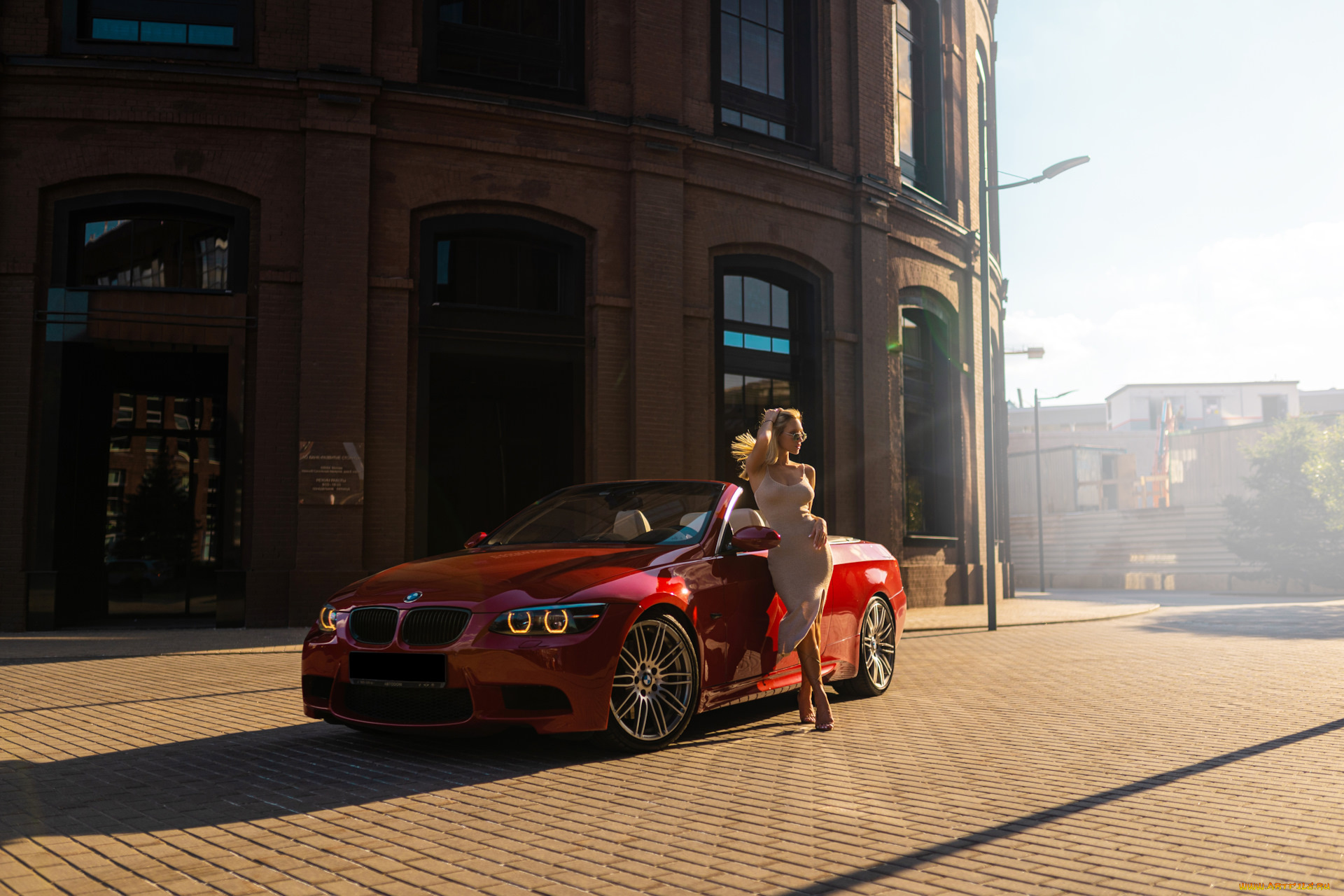 девушка, и, авто, автомобили, -авто, с, девушками, девушка, женщина, блондинка, светловолосая, сексуальная, модель, звезда, позирует, разная, обувь, верхняя, стильная, одежда, нижнее, эротическое, бельё, трусы, лифчик, колготки, чулки, аксессуары, макияж, и, множество, элементов, на, фотографии