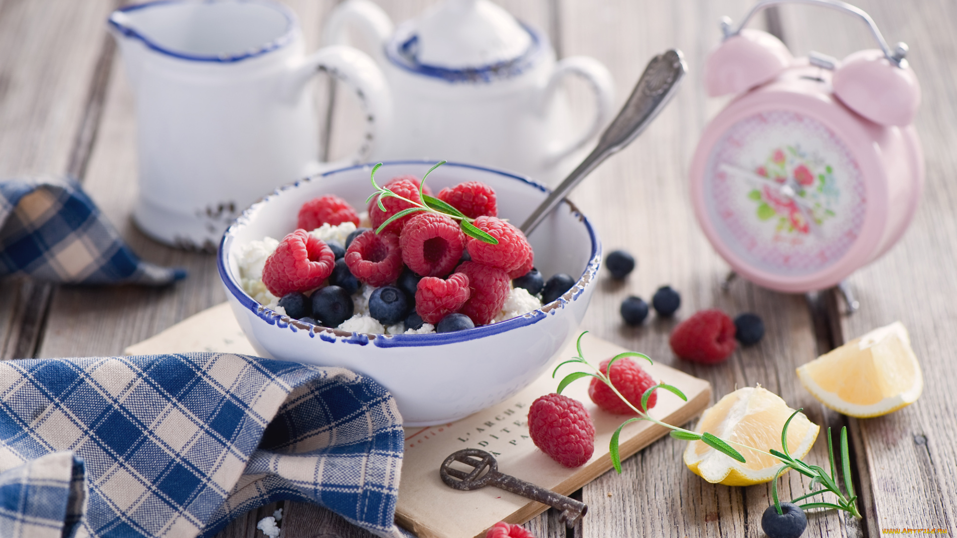 еда, мороженое, , десерты, творог, ягоды, будильник, малина, ключ