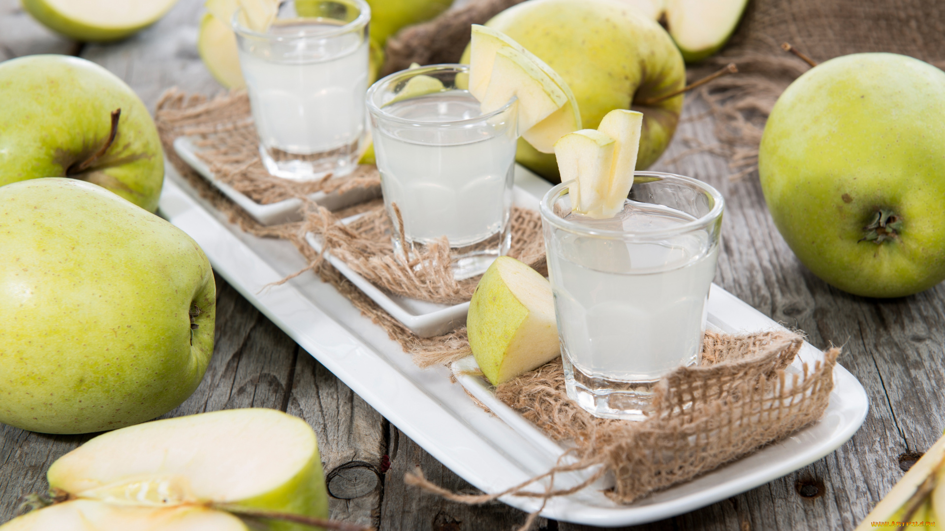 еда, напитки, поднос, рюмки, яблоки, коктейли