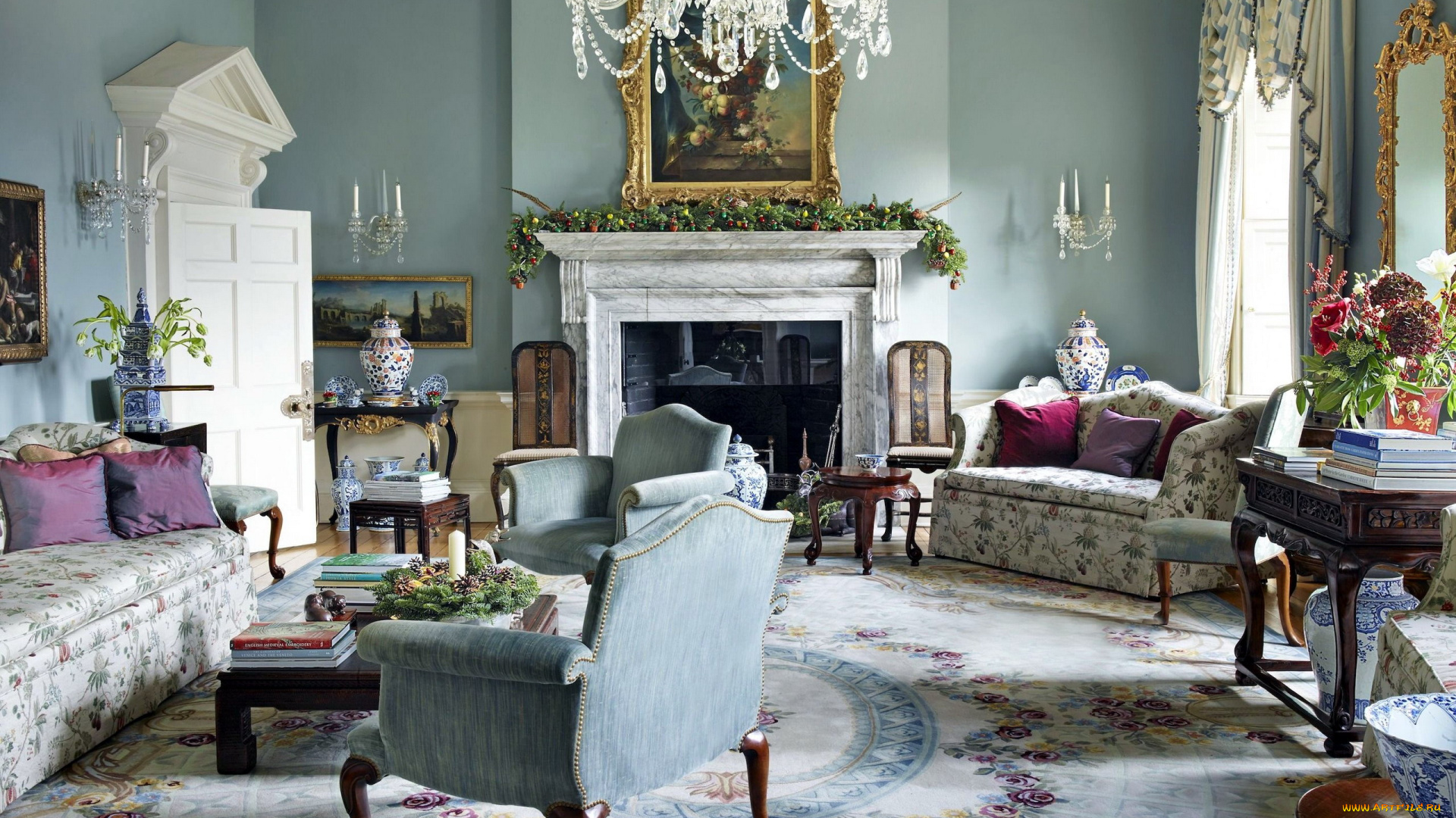 интерьер, гостиная, камин, люстра, ковер