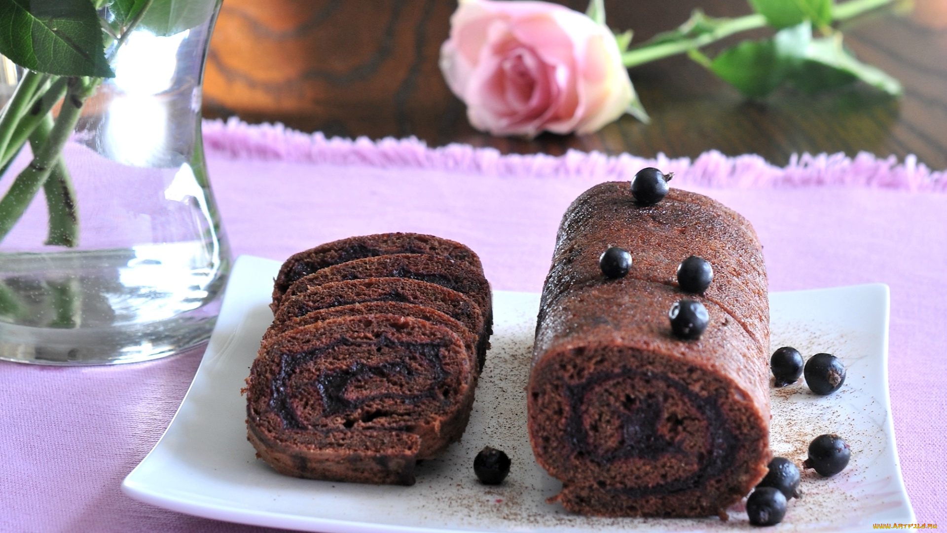 еда, пироги, рулет, выпечка, смородина, шоколад