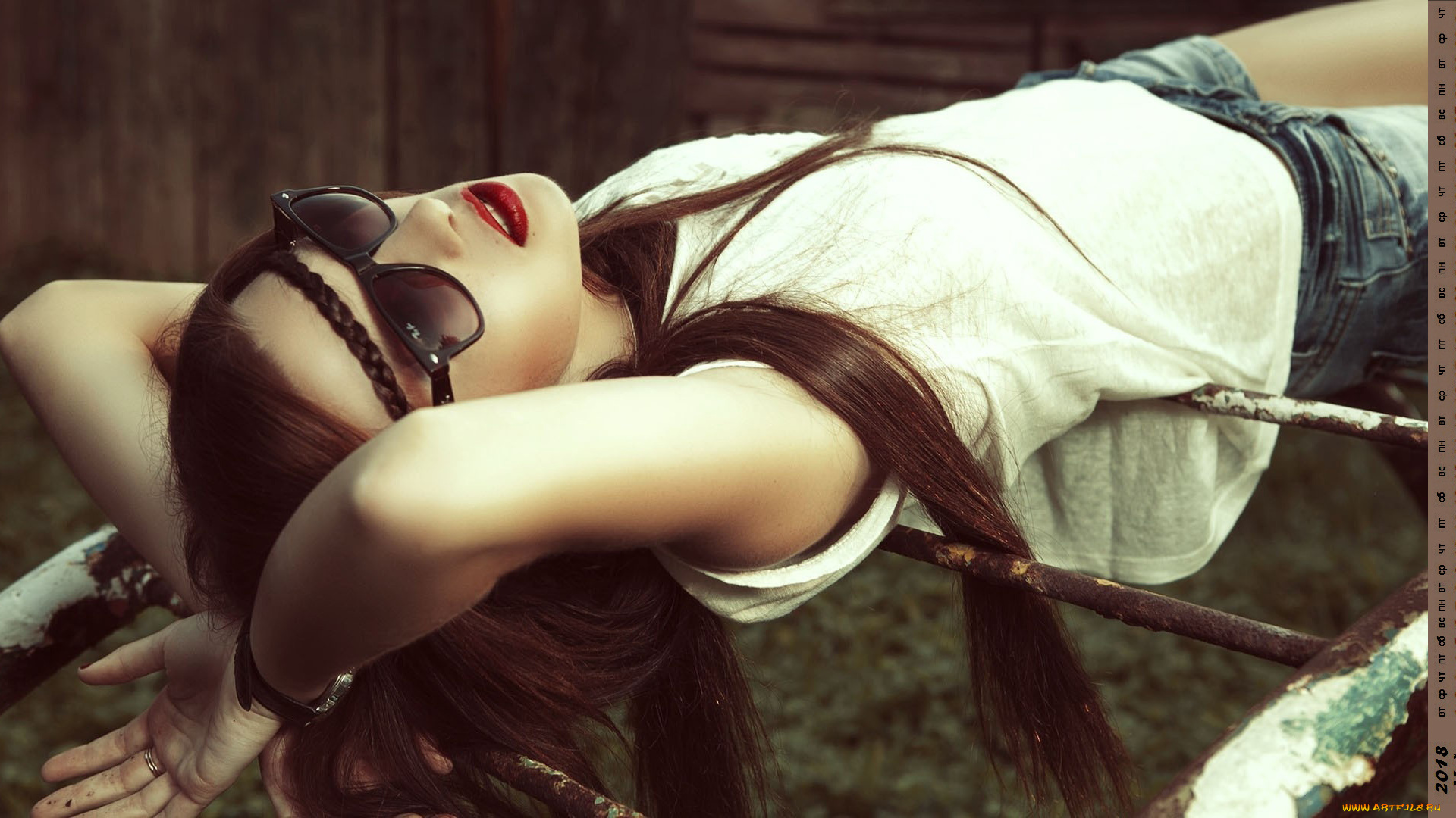 календари, девушки, взгляд, очки