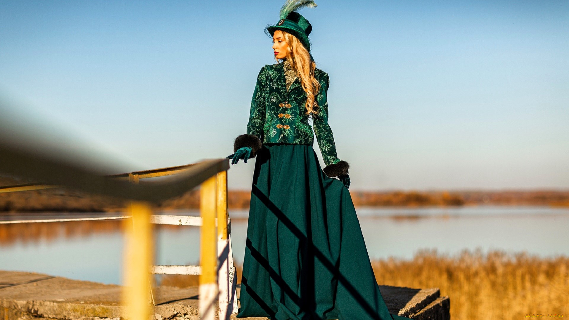 девушки, -, креатив, , косплей, блондинка, наряд, шляпа, перила, озеро