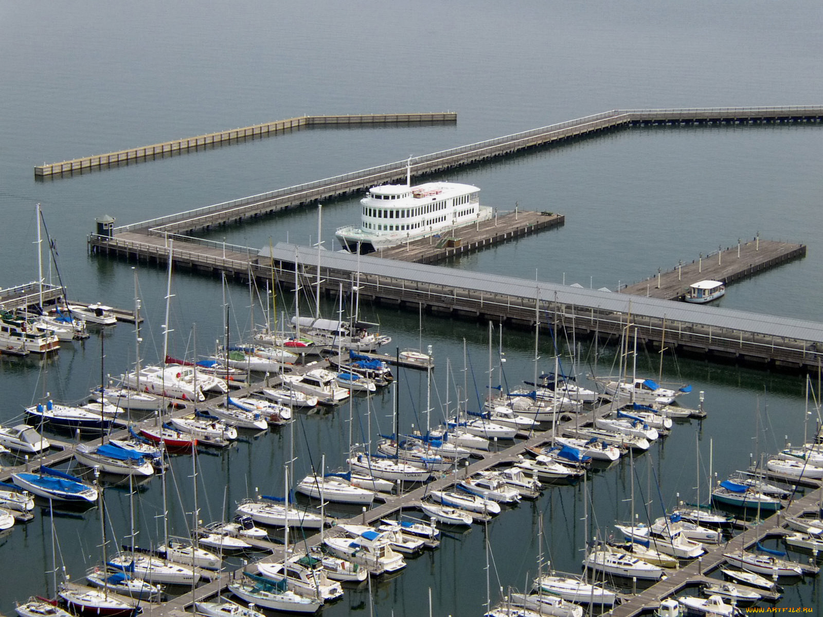 корабли, порты, причалы