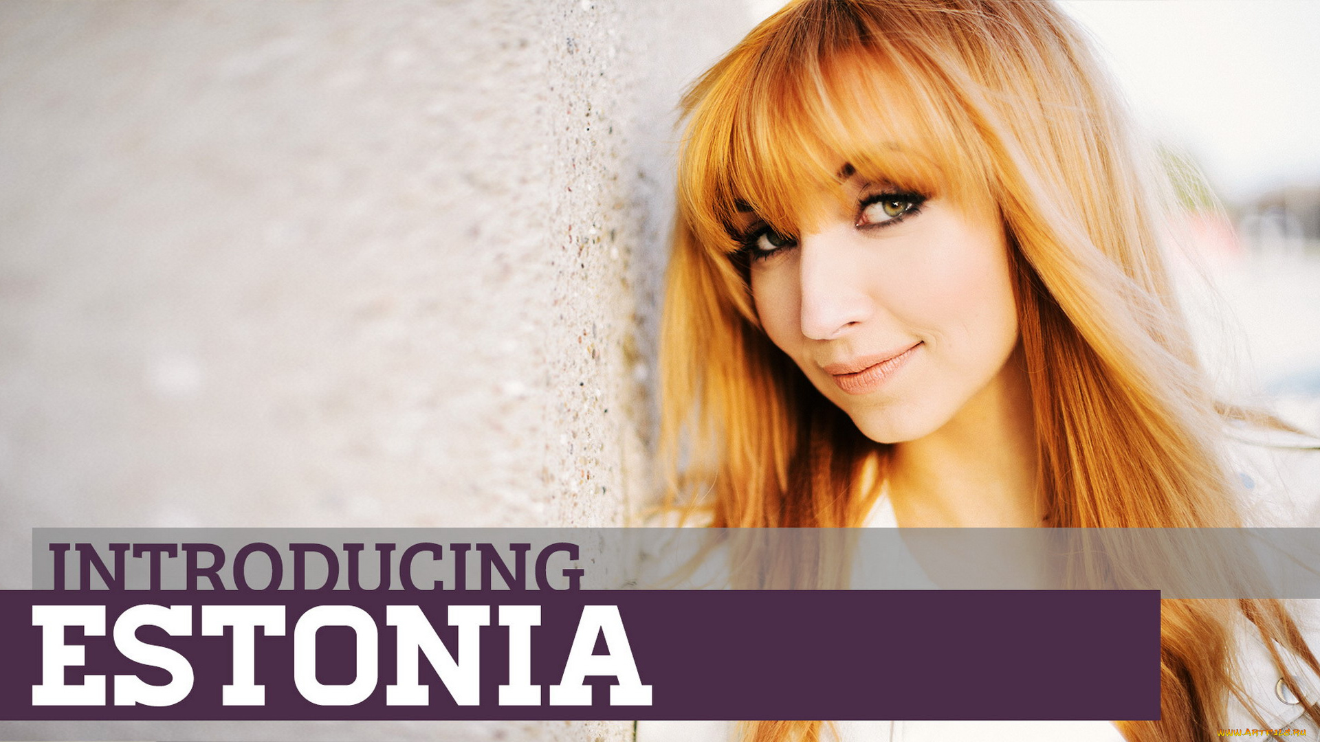 музыка, евровидение, tanja, эстония, певица, рыжеволосая, улица, улыбка, стена, куртка, взгляд, надпись