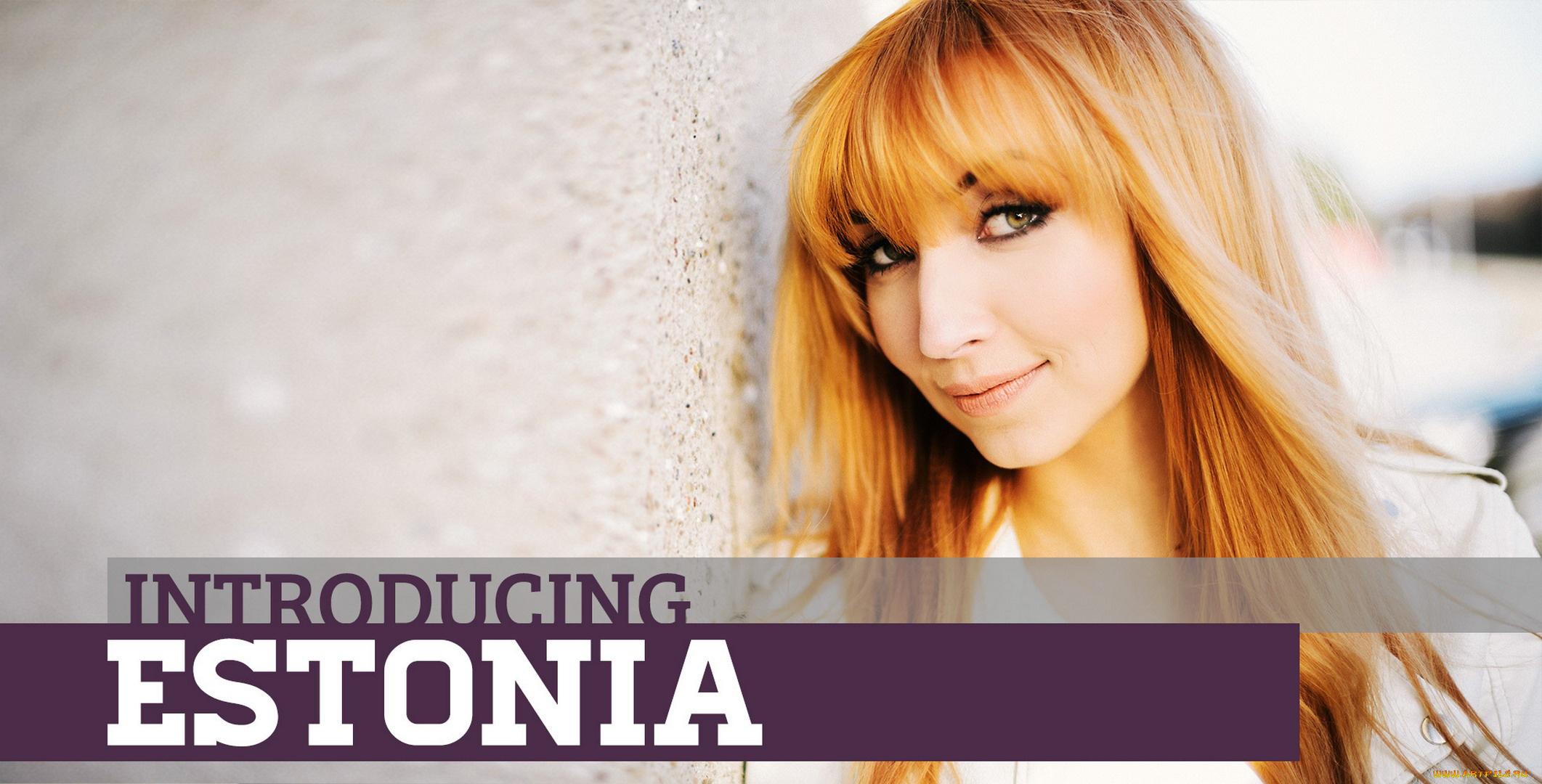 музыка, евровидение, tanja, эстония, певица, рыжеволосая, улица, улыбка, стена, куртка, взгляд, надпись