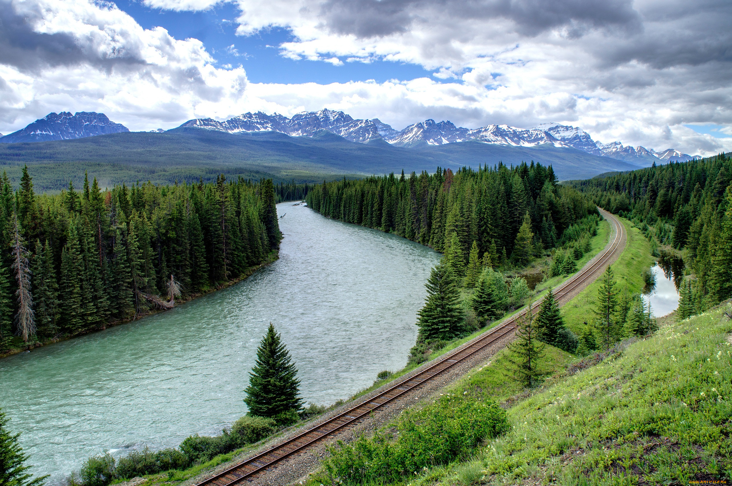 природа, реки, озера, деревья, дорога, лес, ель, облака, небо, рельсы, река, горы