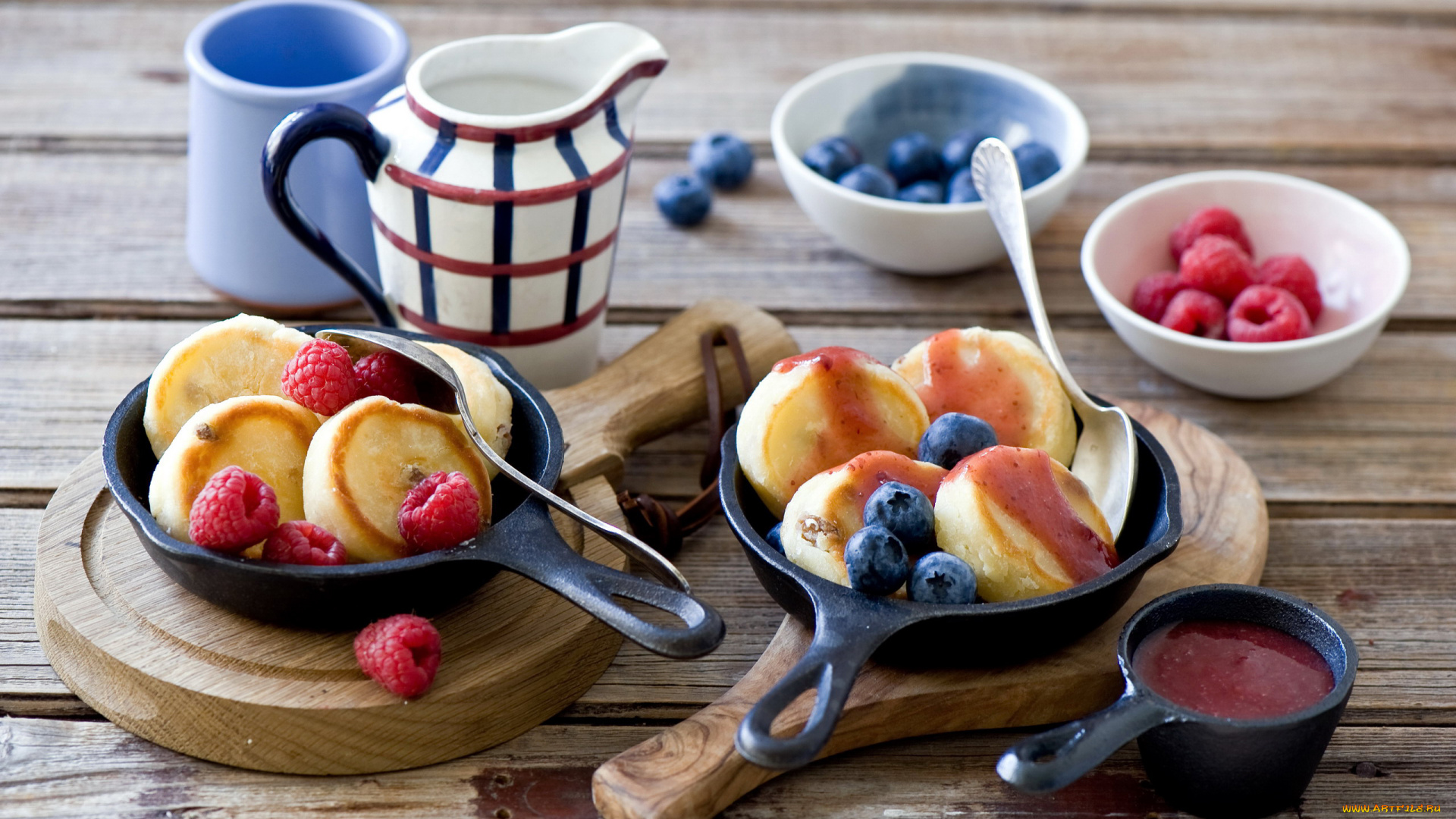 еда, блины, , оладьи, джем, малина, оладьи, черника