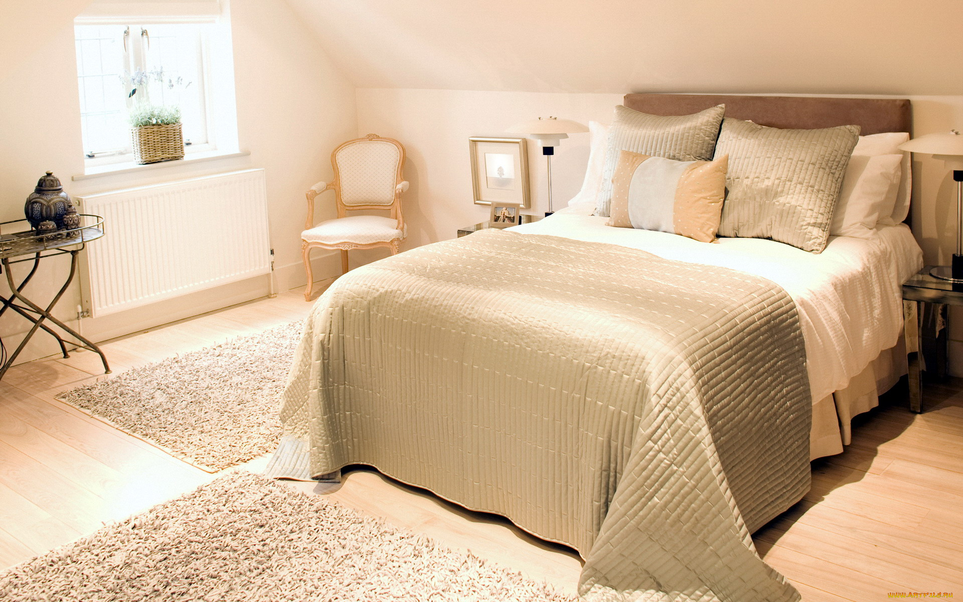 интерьер, спальня, кровать, покрывало, лампы