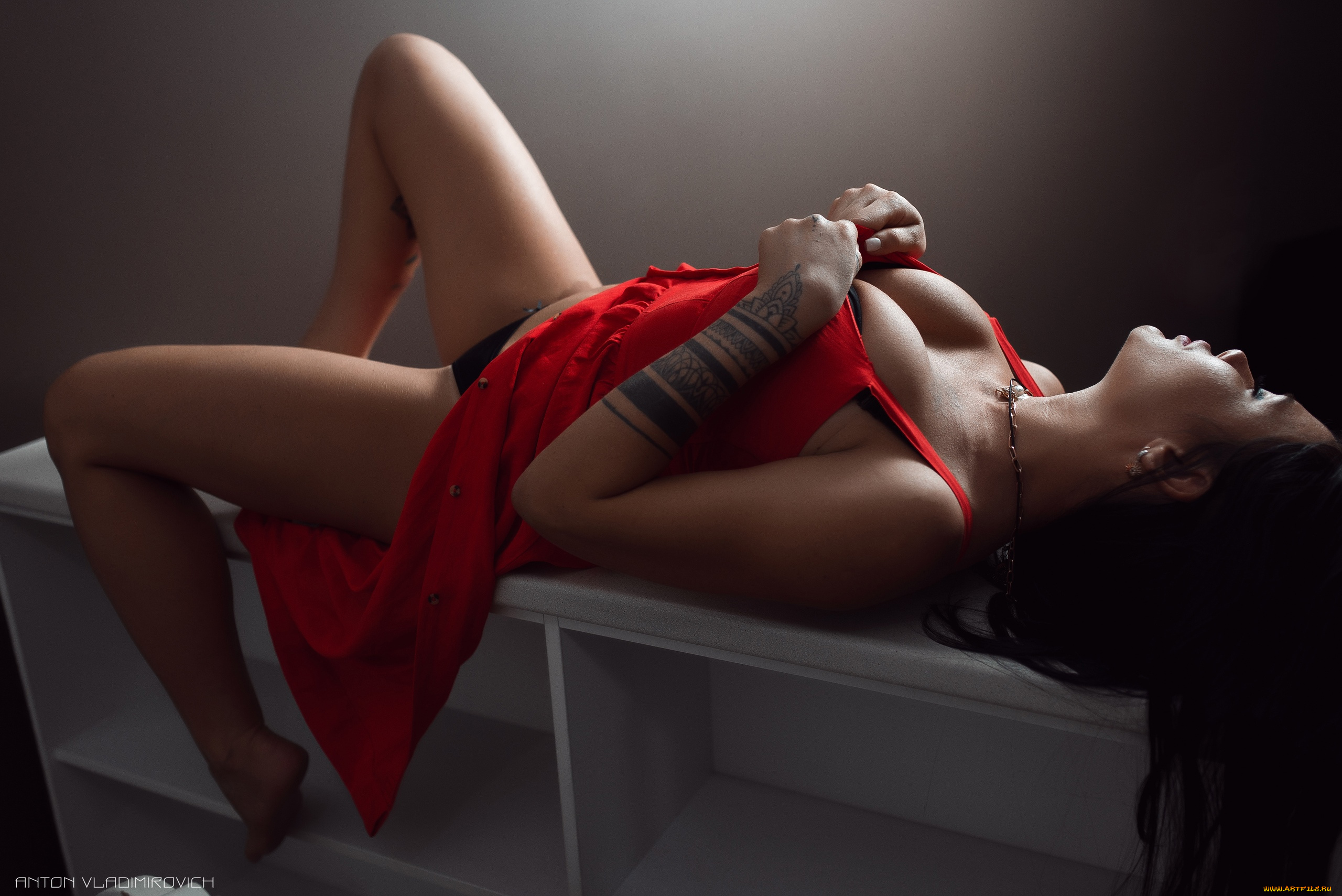 бестия, девушки, -, брюнетки, , шатенки, девушка, женщина, брюнетка, темноволосая, сексуальная, модель, звезда, позирует, разная, обувь, верхняя, стильная, одежда, нижнее, эротическое, бельё, трусы, лифчик, колготки, чулки, аксессуары, макияж, и, множество, элементов, на, фотографии