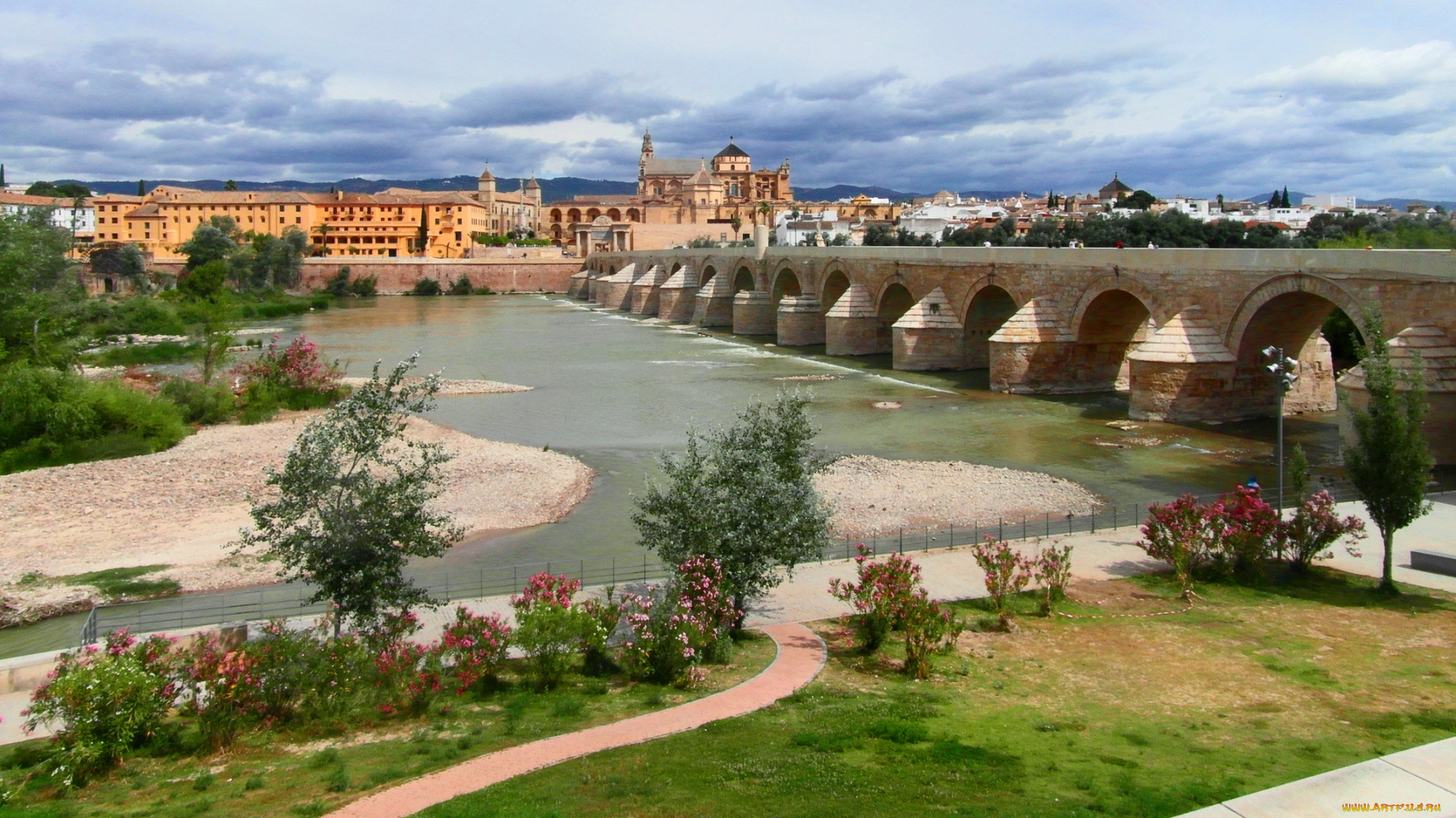 cordoba, andalusia, spain, города, мосты, испания, андалусия, кордова, река, гвадалквивир, набережная, кусты, деревья