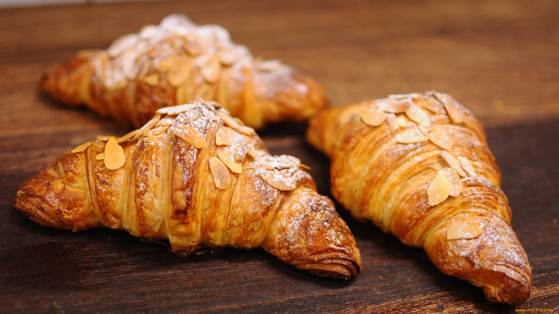 еда, хлеб, выпечка, круассаны, миндаль