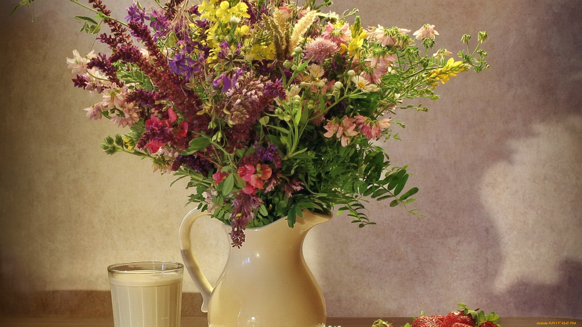 еда, натюрморт, клубника, букет, молоко