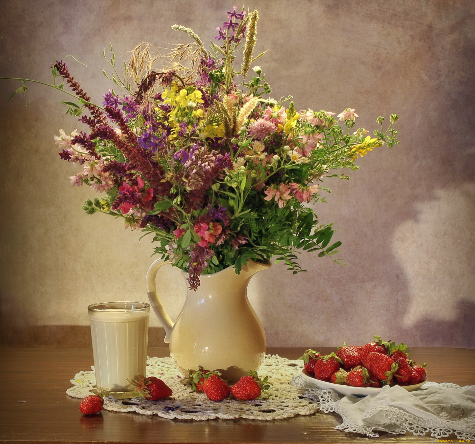 еда, натюрморт, клубника, букет, молоко