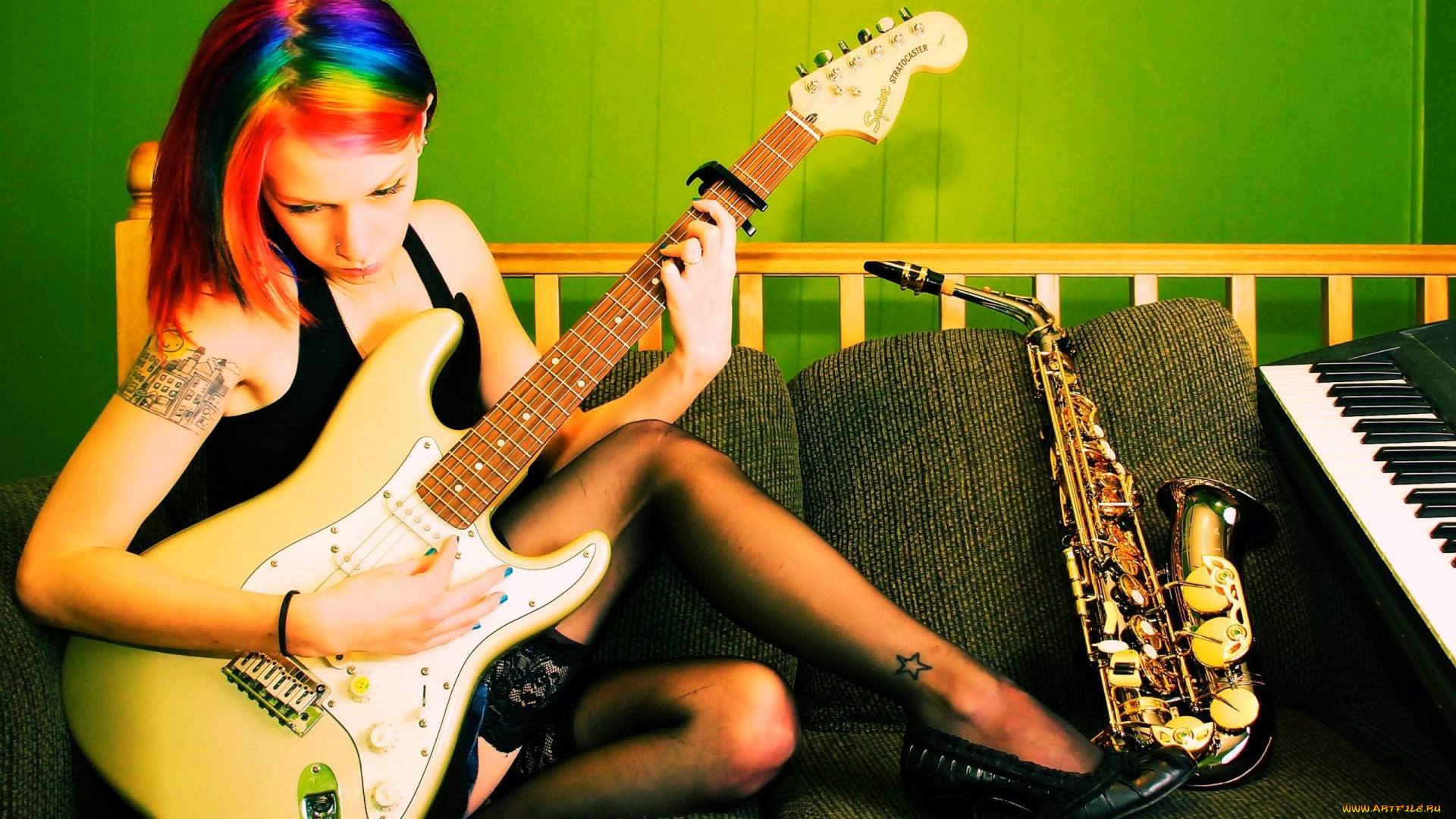 музыка, -другое, диван, клавиши, саксофон, гитара, девушка