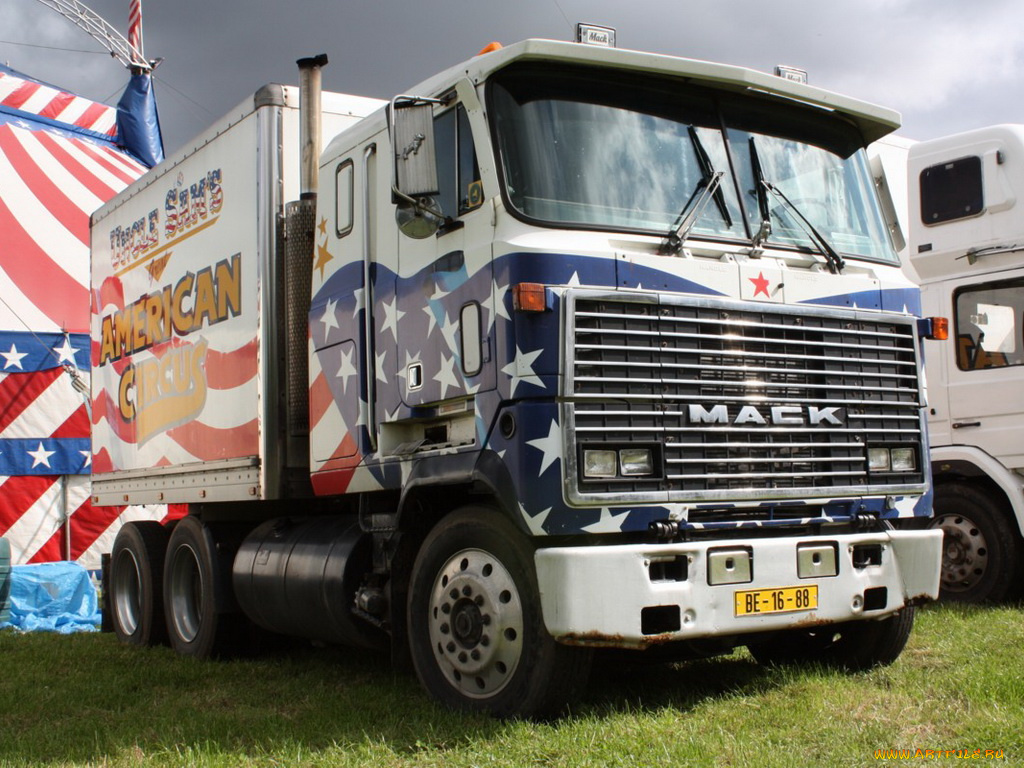 автомобили, mack