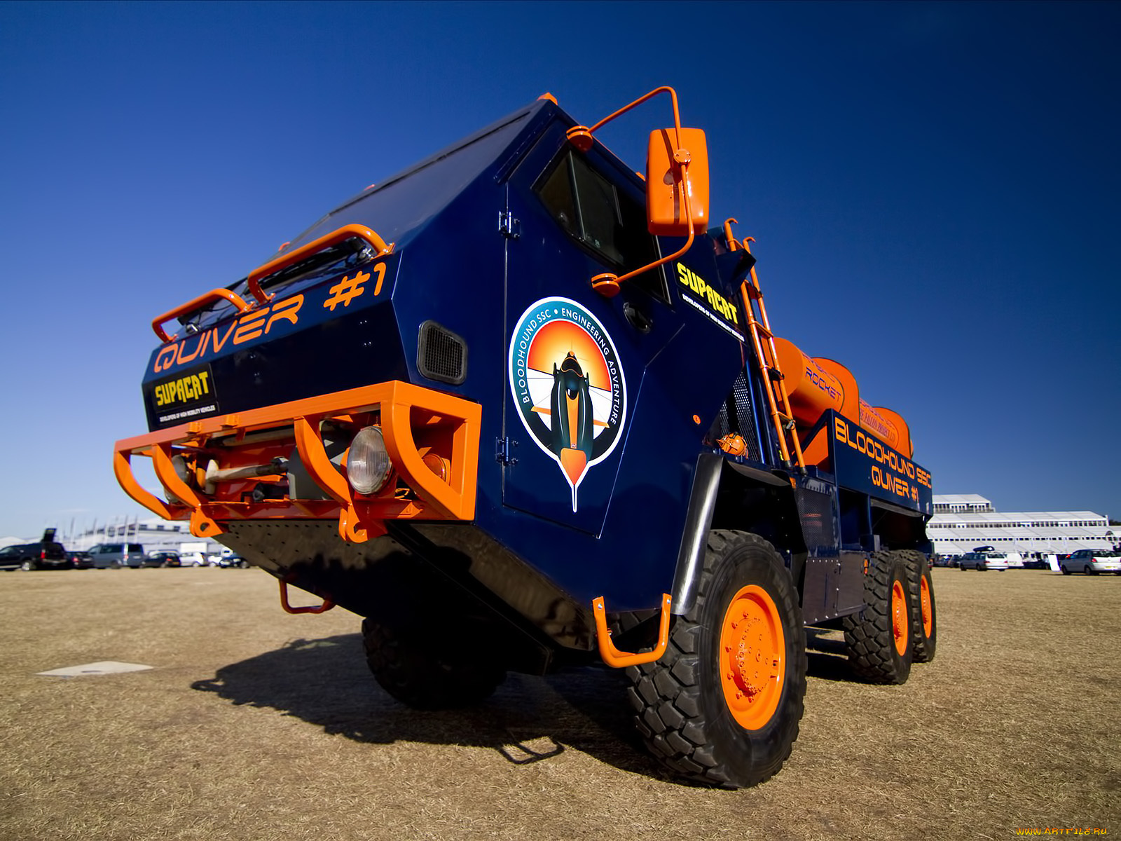 автомобили, грузовики