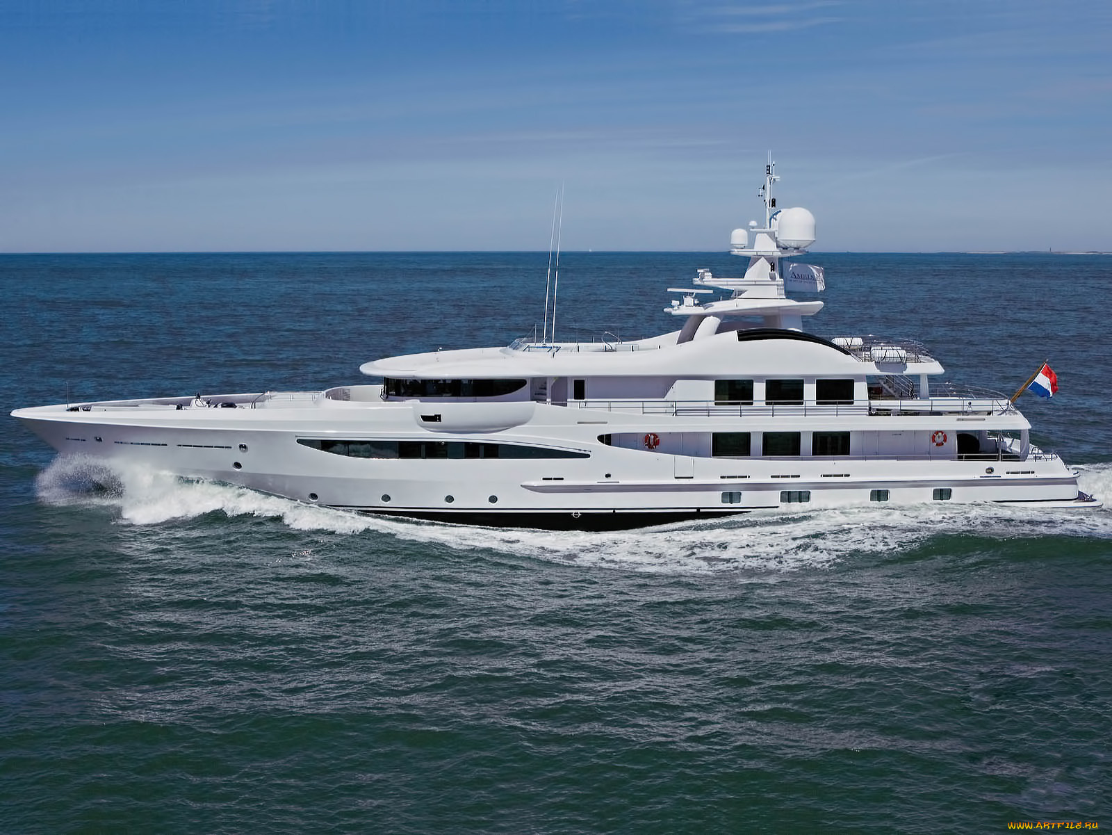 корабли, Яхты