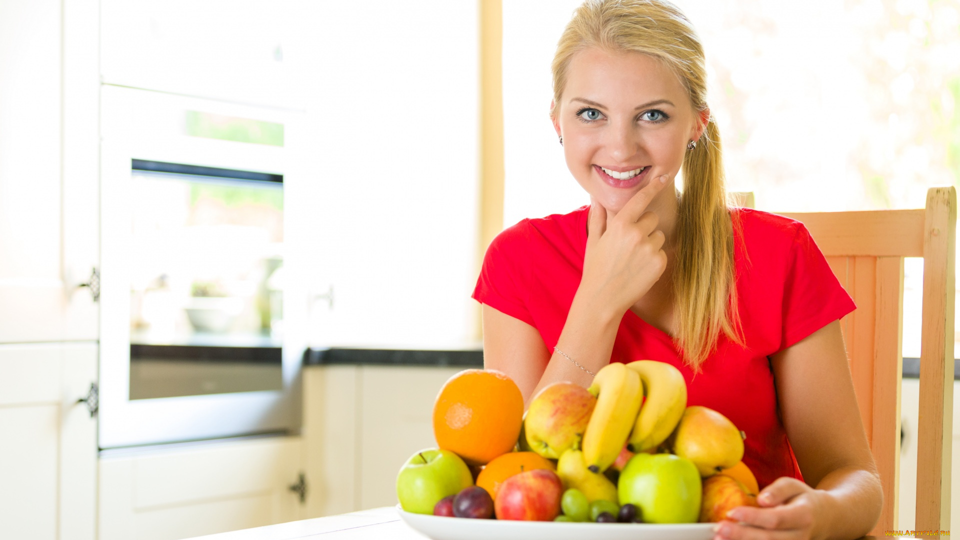 девушки, -, блондинки, , светловолосые, блондинка, футболка, тарелка, фрукты, стол
