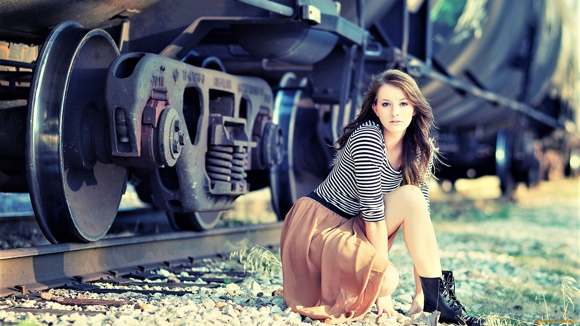 девушки, -, брюнетки, , шатенки, шатенка, тельняшка, юбка, ботинки, вагон, железная, дорога