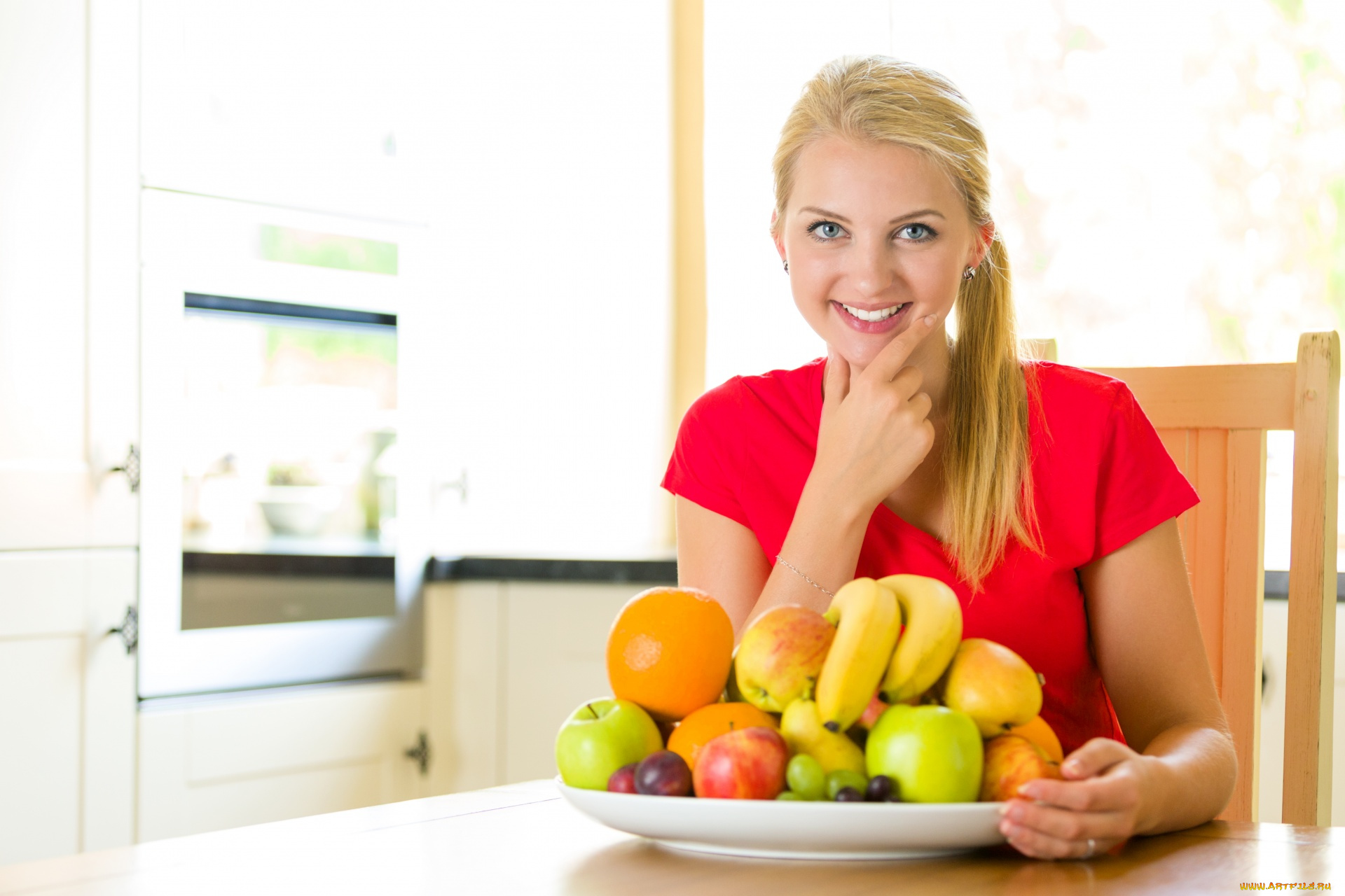 девушки, -, блондинки, , светловолосые, блондинка, футболка, тарелка, фрукты, стол
