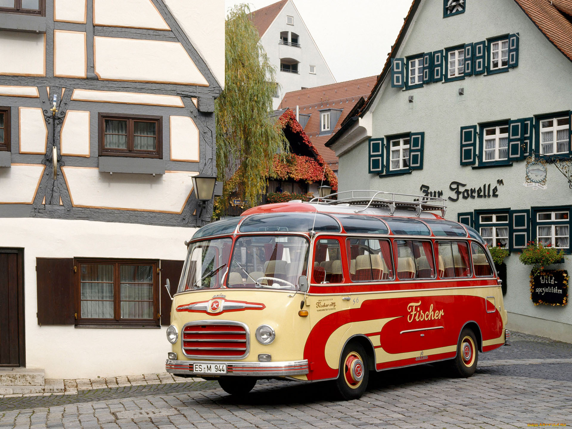 автомобили, автобусы