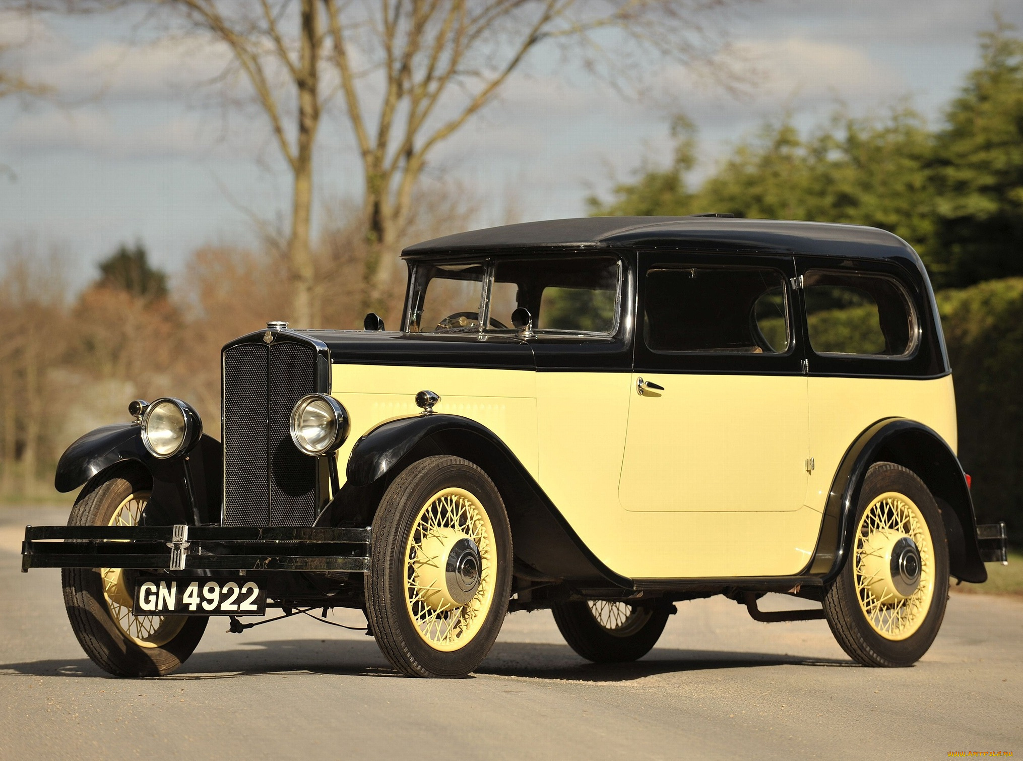 автомобили, классика, деревья, небо, облака, дорога