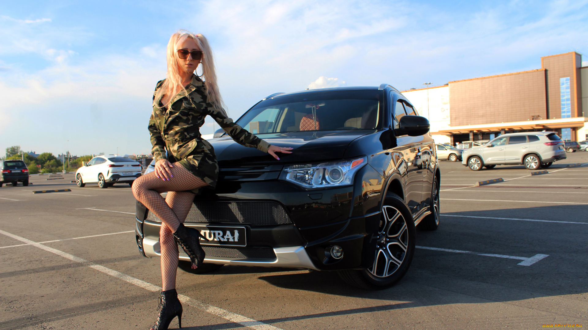 девушка, и, авто, автомобили, -авто, с, девушками, девушка, женщина, блондинка, светловолосая, сексуальная, модель, звезда, позирует, разная, обувь, верхняя, стильная, одежда, нижнее, эротическое, бельё, трусы, лифчик, колготки, чулки, аксессуары, макияж, и, множество, элементов, на, фотографии