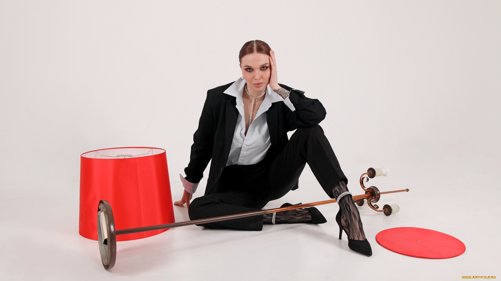 сексуальная, девушка, девушки, -, брюнетки, , шатенки, девушка, женщина, шатенка, темноволосая, сексуальная, модель, звезда, позирует, разная, обувь, верхняя, стильная, одежда, нижнее, эротическое, бельё, трусы, лифчик, колготки, чулки, аксессуары, макияж, и, множество, элементов, на, фотографии