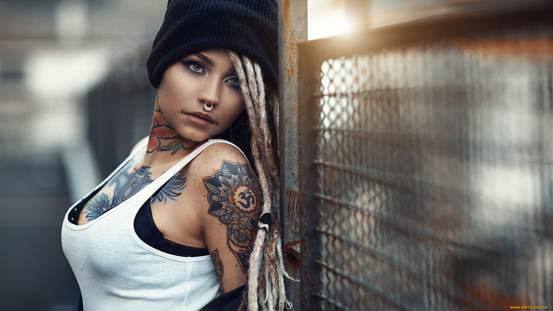 felisja, piana, девушки, felisja, piana, девушка, модель, крашеная, тату, татуировка, рисунки, кожа, пирсинг, поза, макияж, причёска, красотка, сексуальная, экстравагантная, наряд