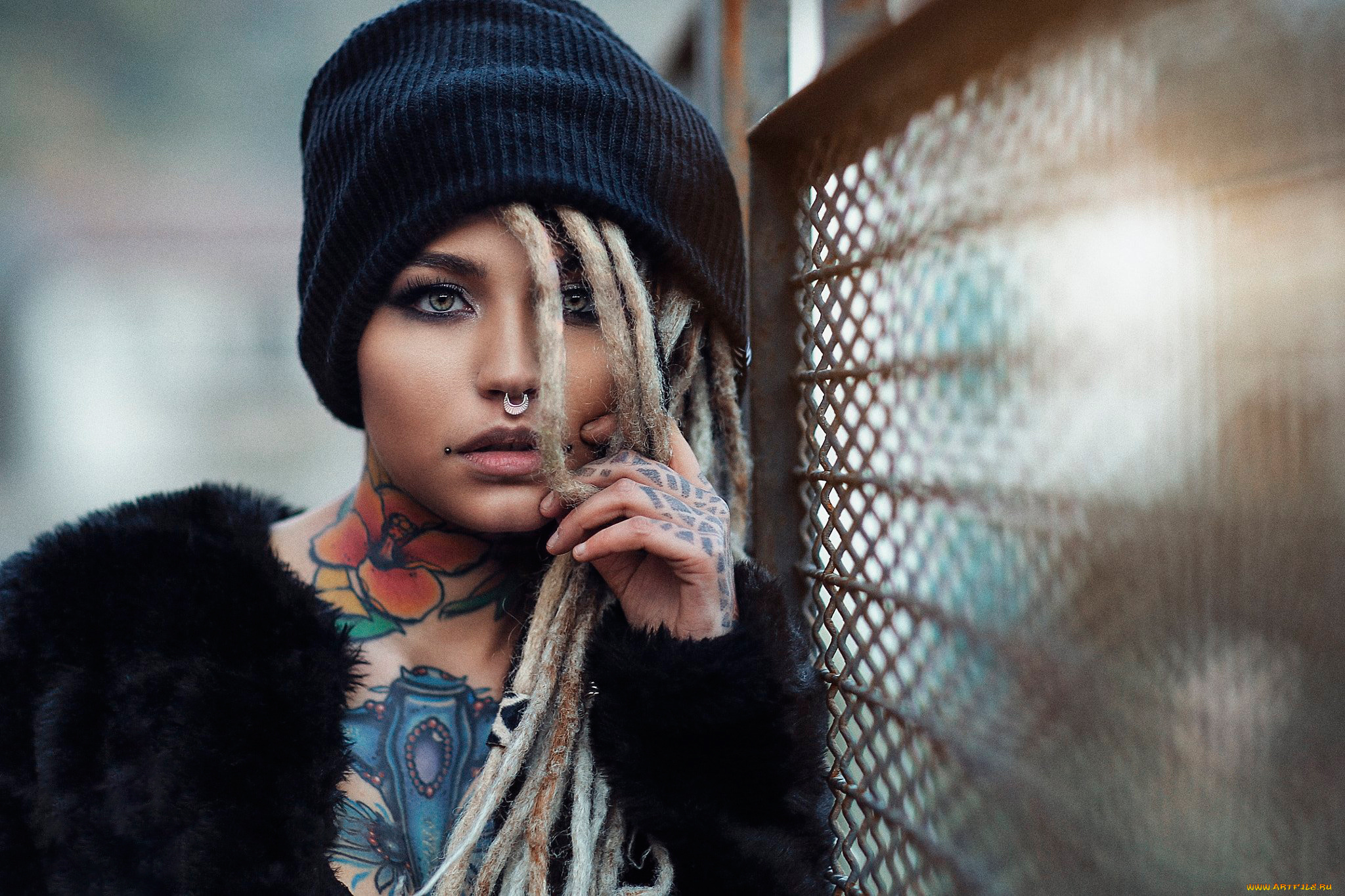 felisja, piana, девушки, felisja, piana, девушка, модель, крашеная, тату, татуировка, рисунки, кожа, пирсинг, поза, макияж, причёска, красотка, сексуальная, экстравагантная, наряд