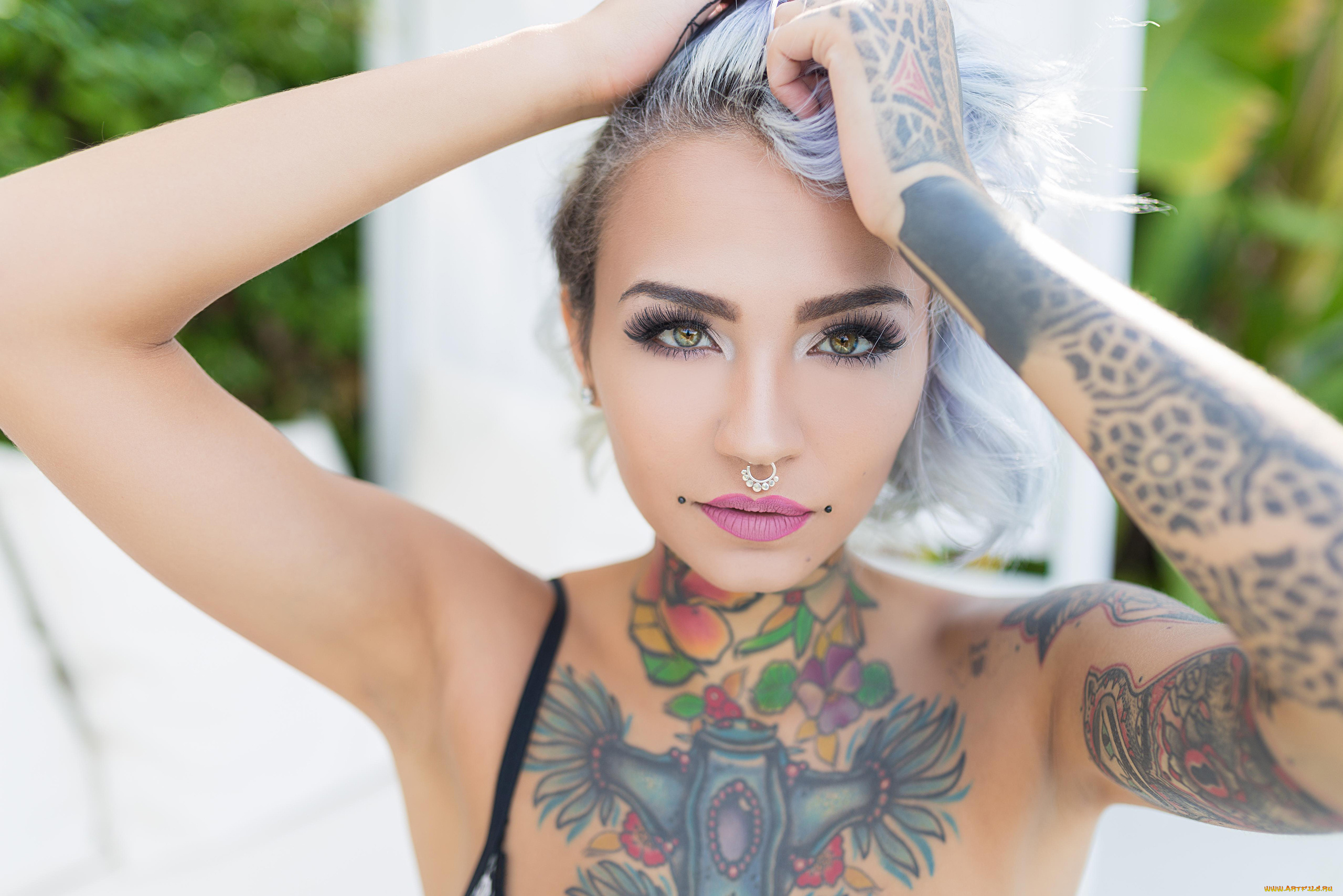 felisja, piana, девушки, felisja, piana, девушка, модель, крашеная, тату, татуировка, рисунки, кожа, пирсинг, поза, макияж, причёска, красотка, сексуальная, экстравагантная, наряд