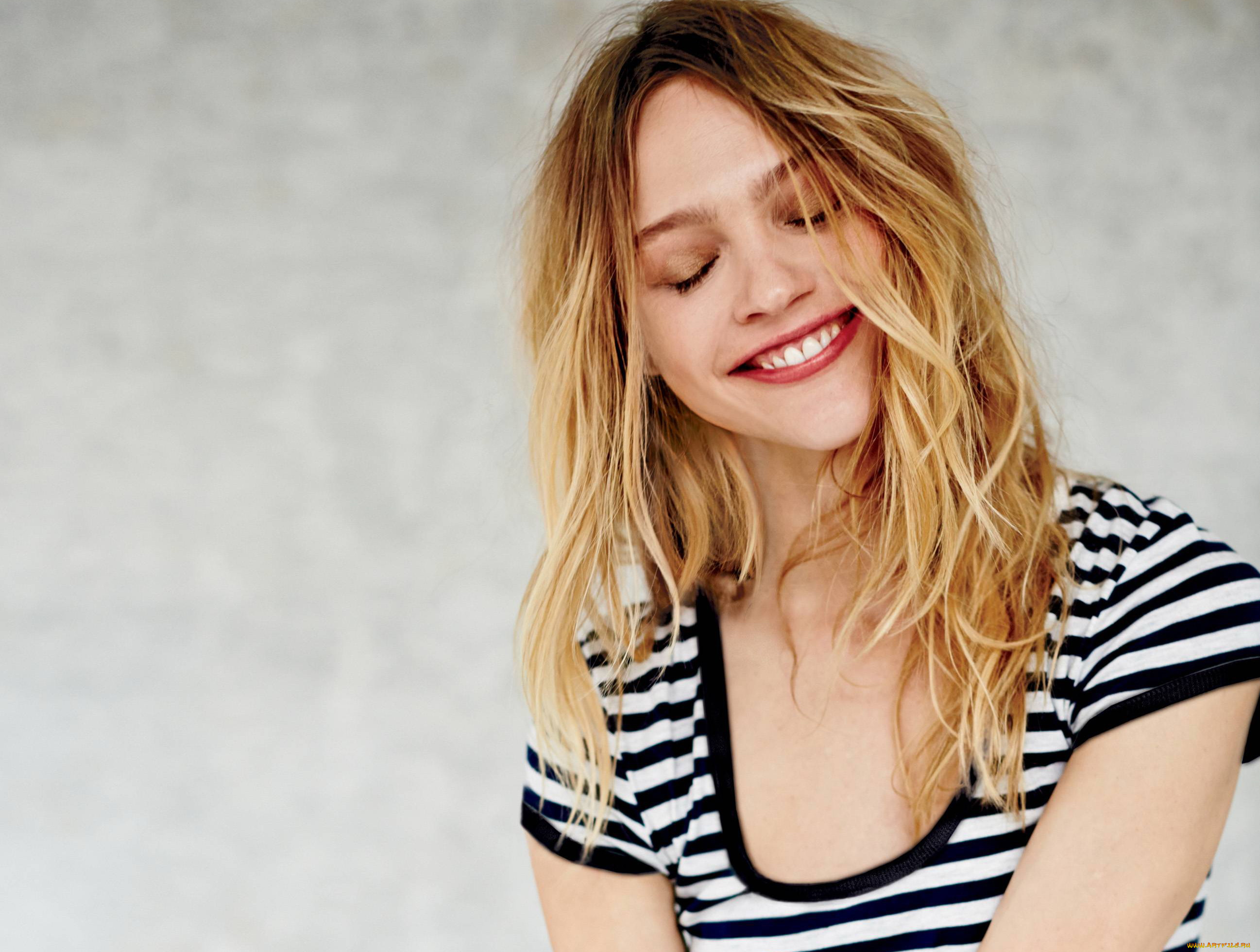 девушки, саша, пивоварова, модель, блондинка, улыбка, футболка