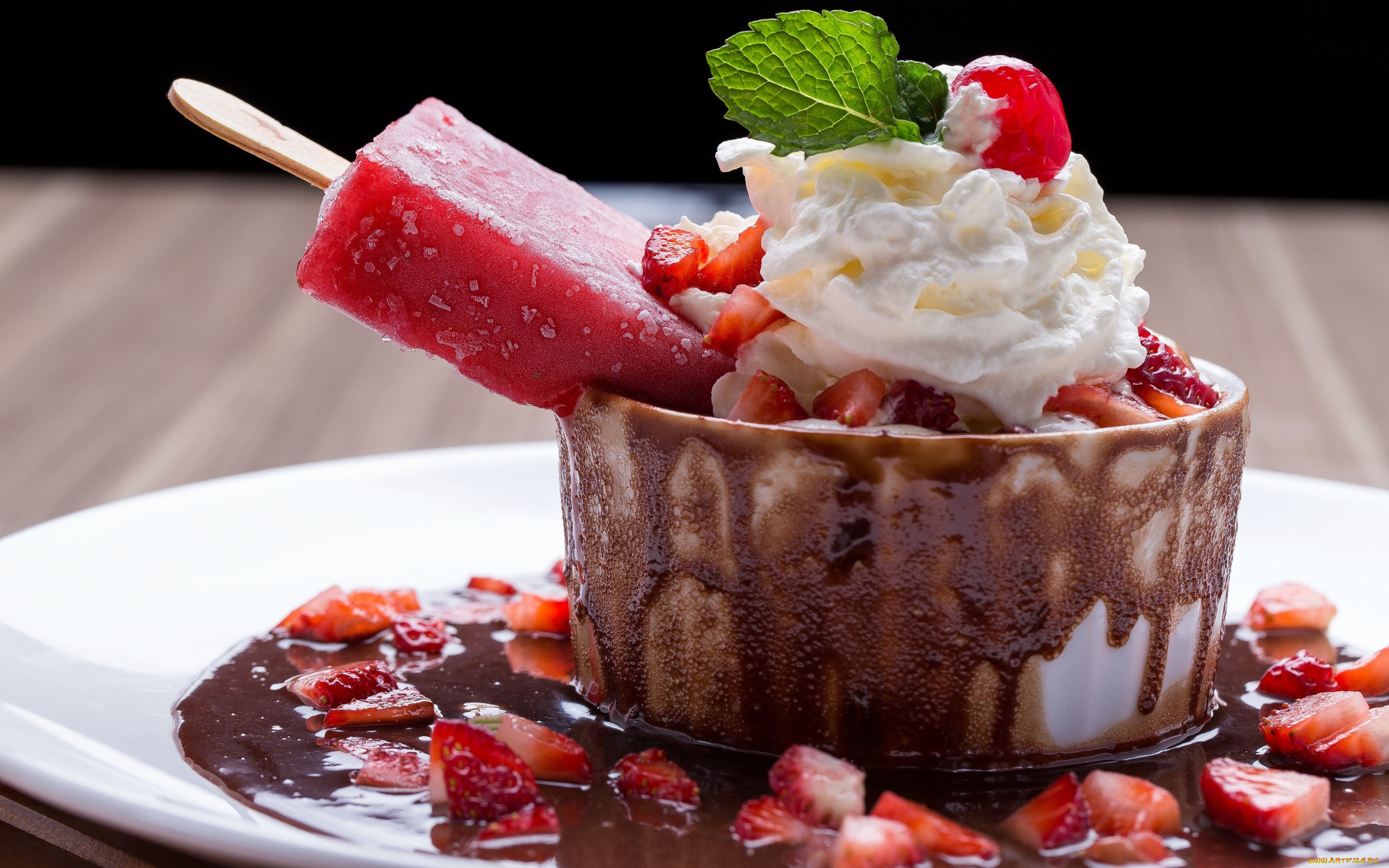 еда, мороженое, , десерты, мята, сироп, ягоды