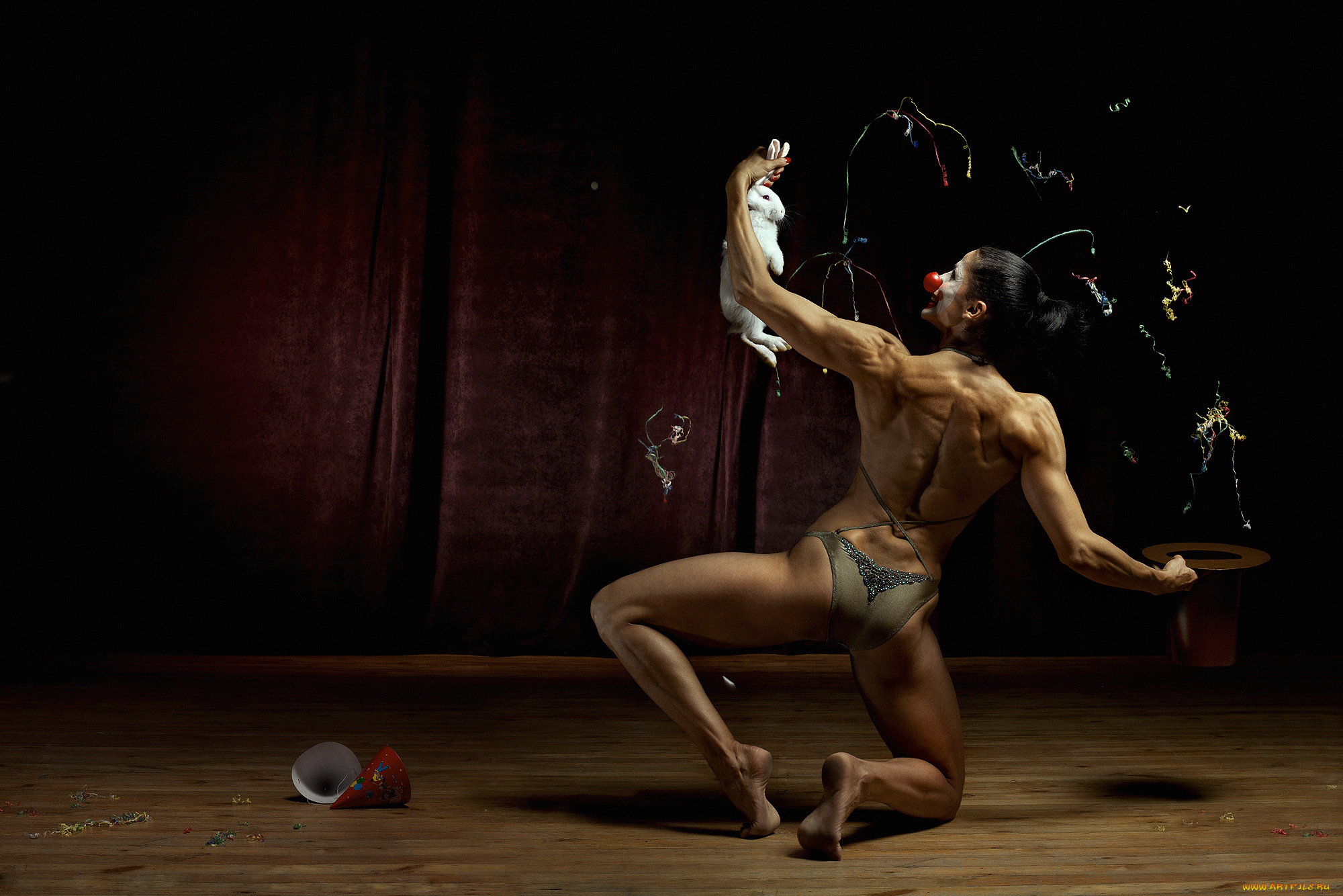 бодибилдинг, юмор, приколы, кролик, фокус, девушка