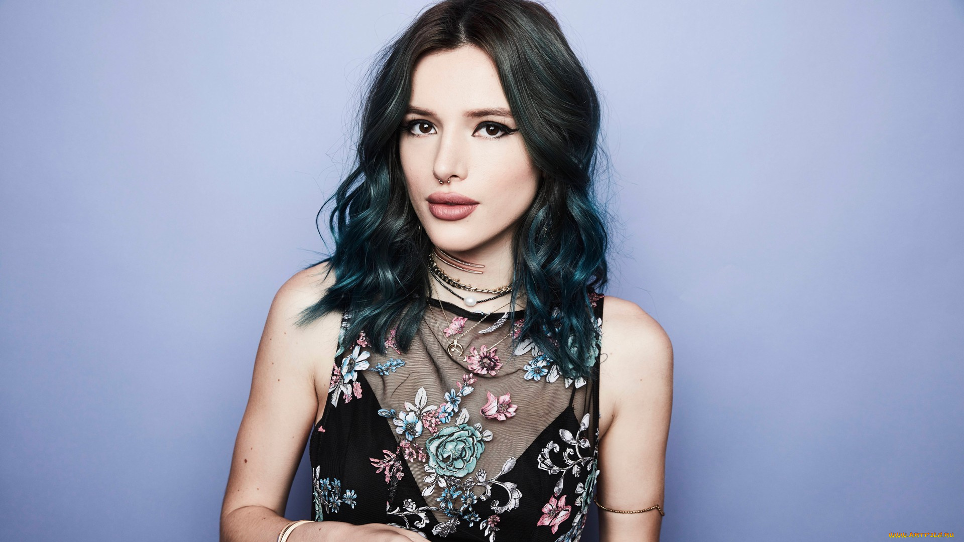 девушки, bella, thorne, пирсинг, вышивка, топ, брюнетка