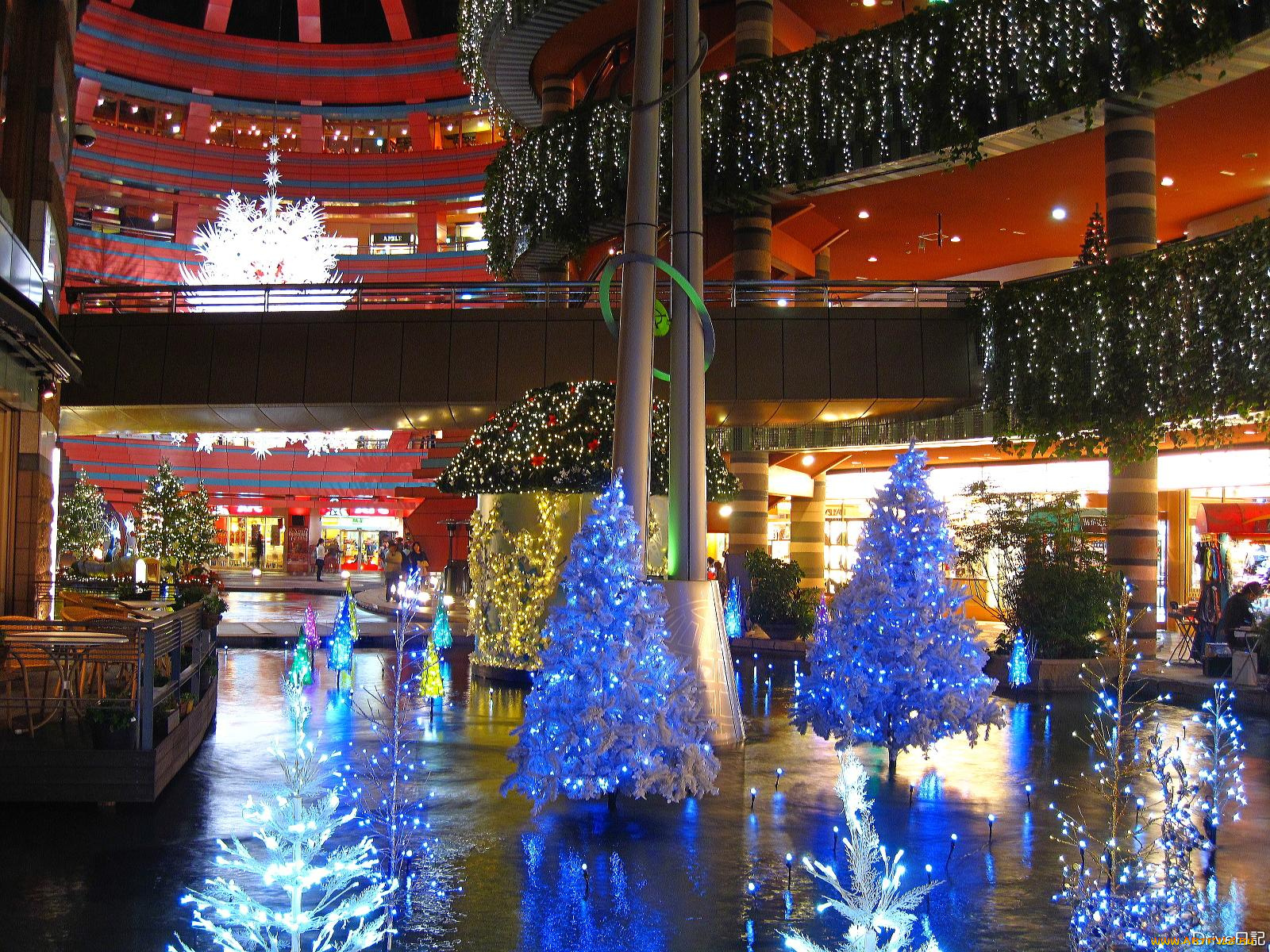 праздничные, Ёлки