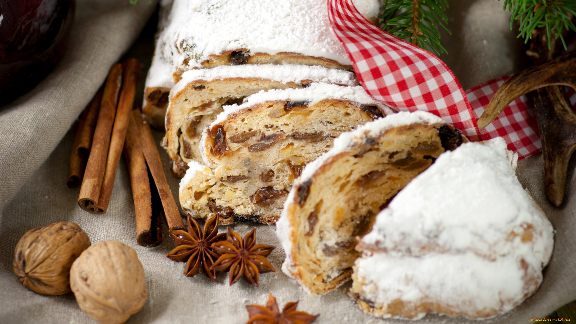 праздничные, угощения, орехи, пирог, бадьян, корица