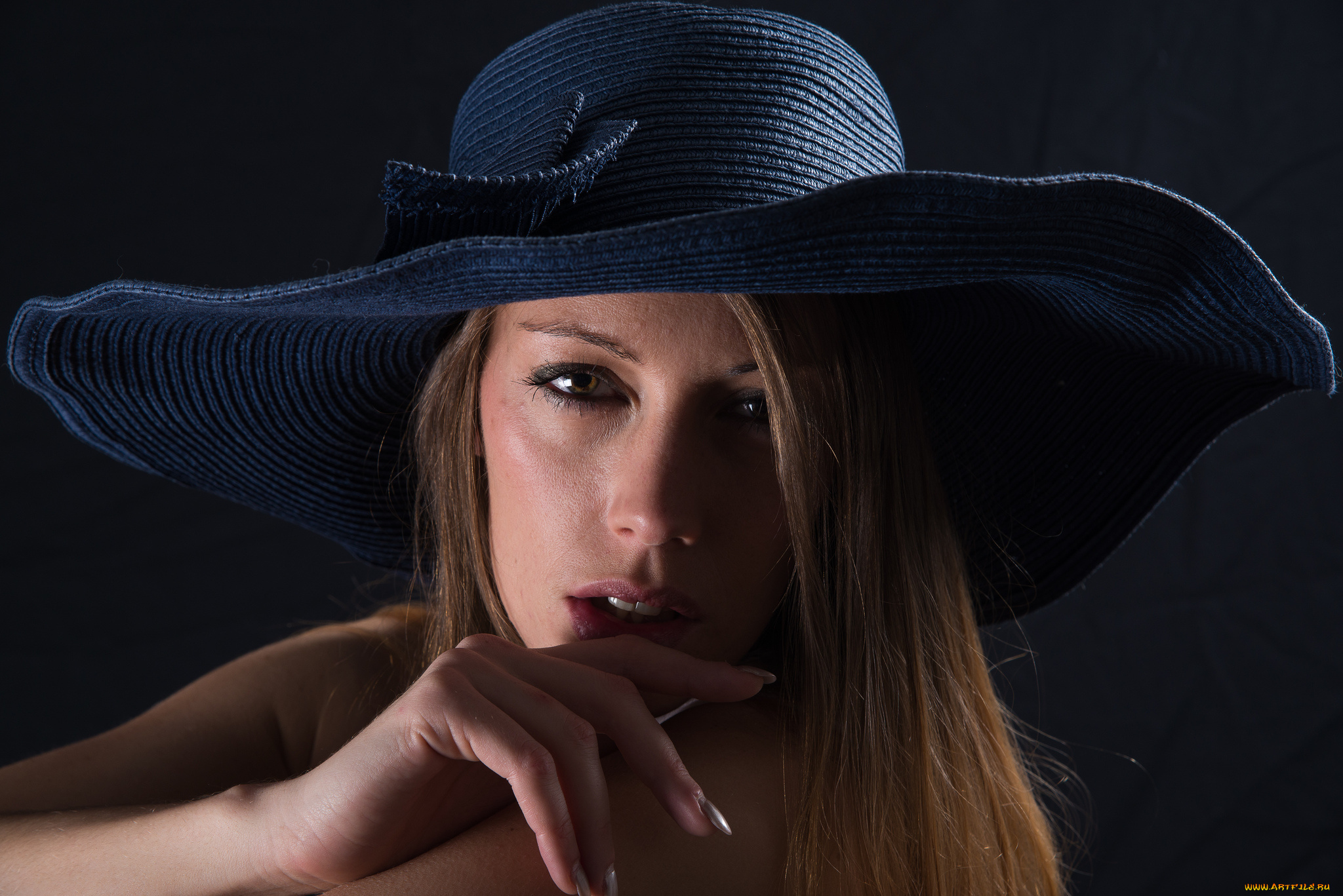 -Unsort, Лица, Портреты, девушки, unsort, лица, портреты, девушка, шляпа, взгляд, жест