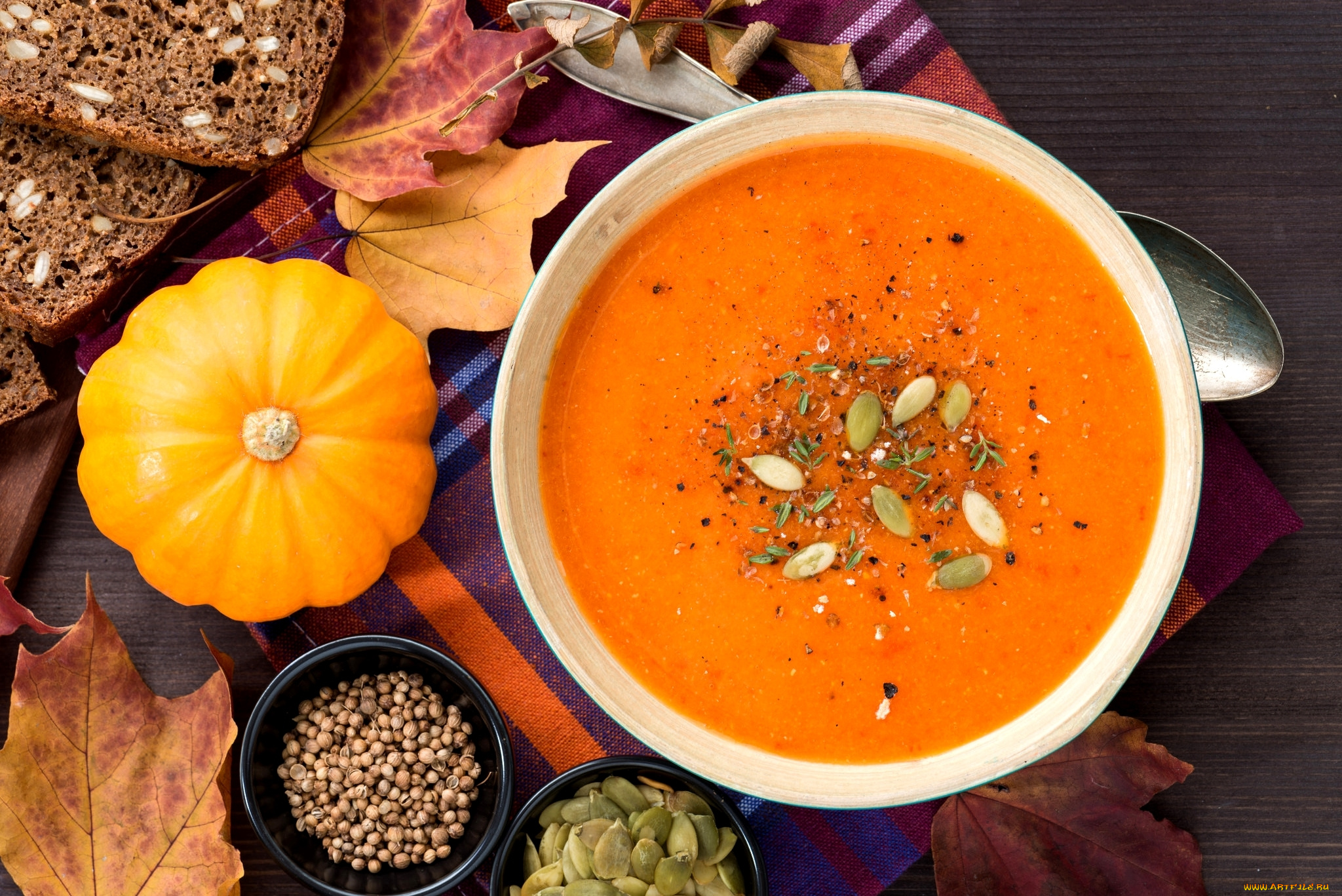 еда, первые, блюда, пюре, хлеб, кориандр, миска, семечки, тыква, суп
